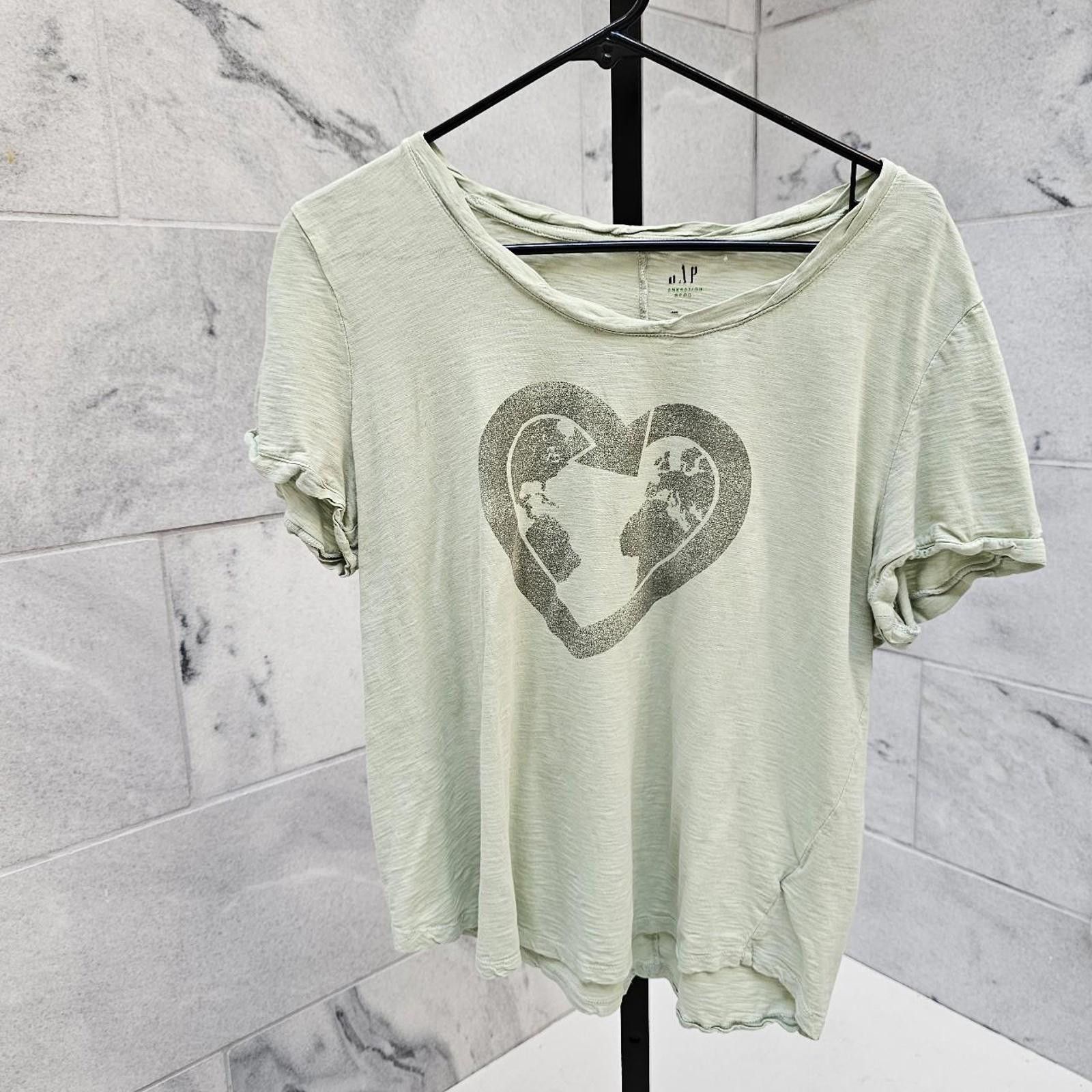 Gap Gap Women's Love The Earth Green T-shirt Size L / US 10 / IT 46 - 1 Thumbnail