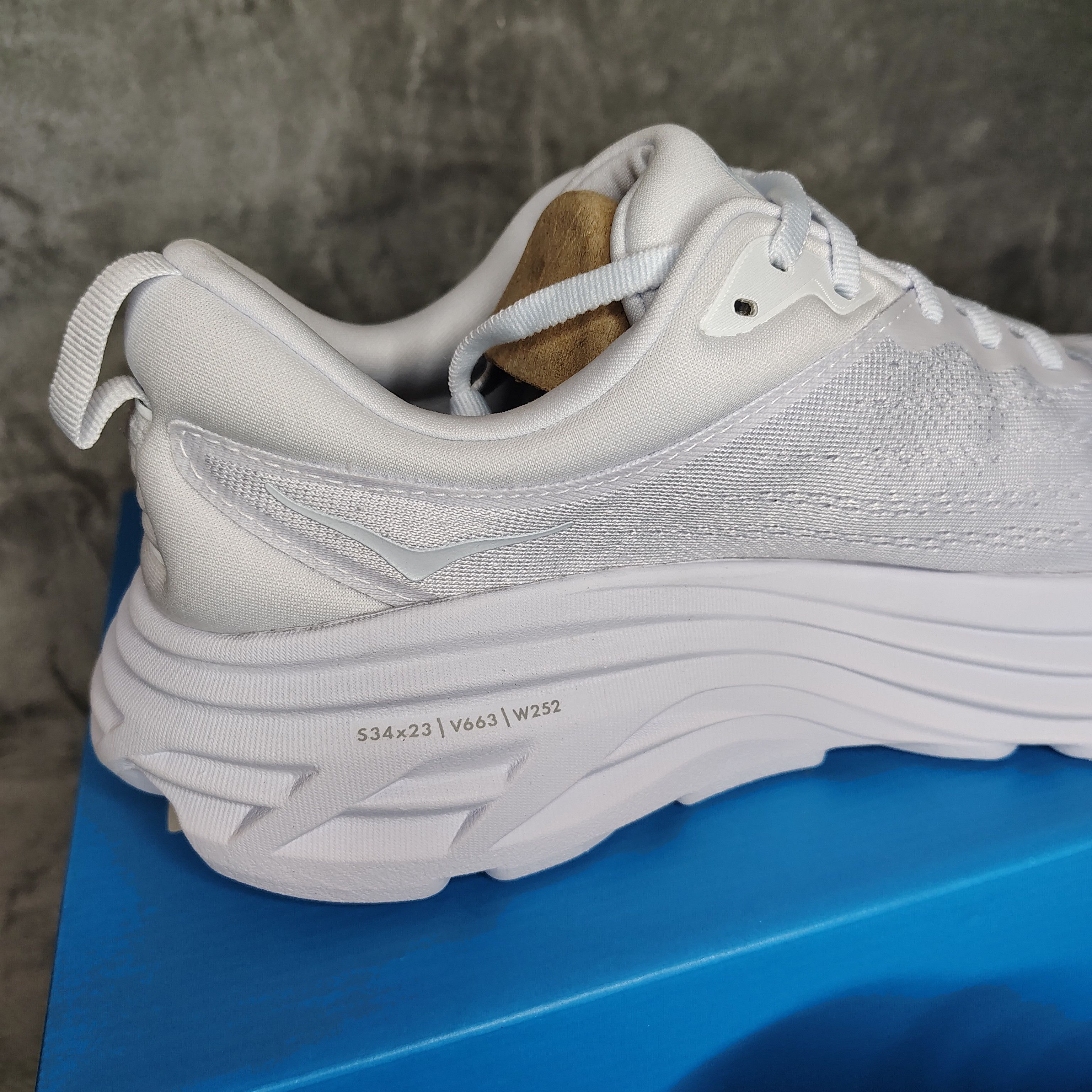 Hoka HOKA Bondi 8 Shoes Womens 10B White Cushioned Road Running Size US 10 / IT 40 - 4 Thumbnail