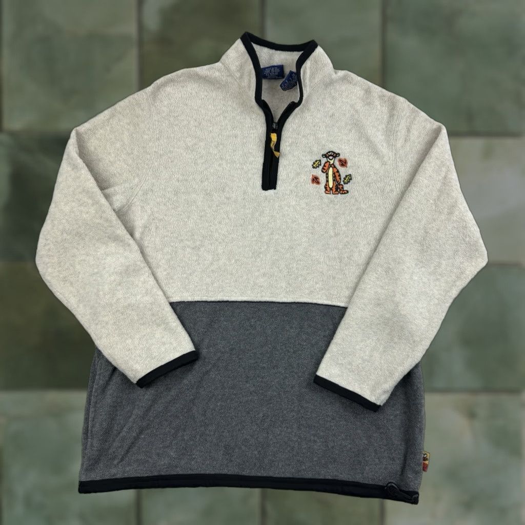 Vintage VINTAGE Winnie the Pooh Jacket Women's Medium Gray Fleece Fall 1954ra Winnie the Pooh Womens Jacket Size M / US 6-8 / IT 42-44 - 1 Thumbnail