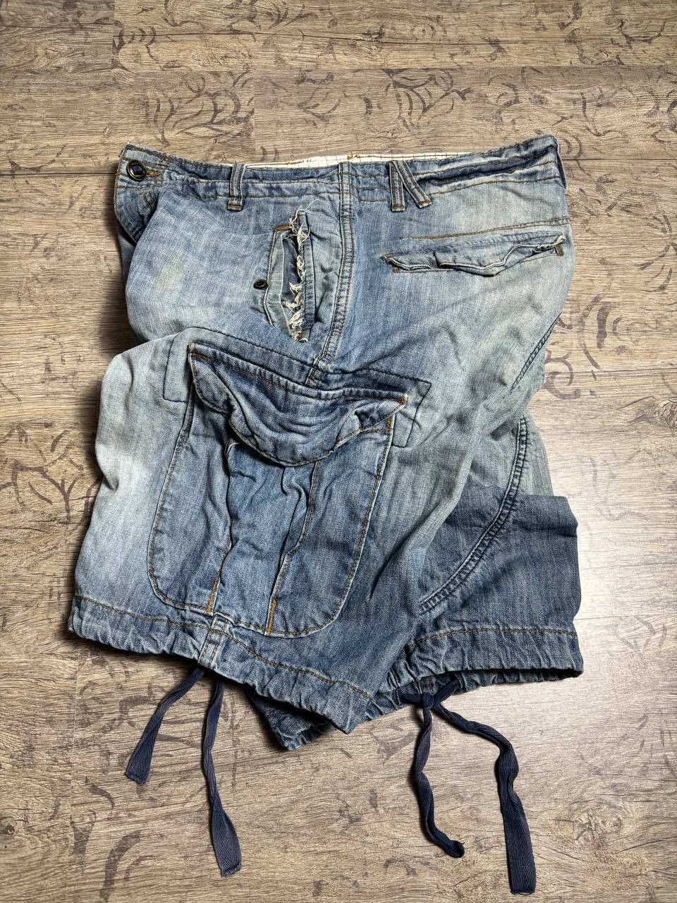 Japanese Brand VTG Balenci! IfSixWasNine type! CARGO Distressed Fade Shorts Size US 34 / EU 50 - 1 Thumbnail