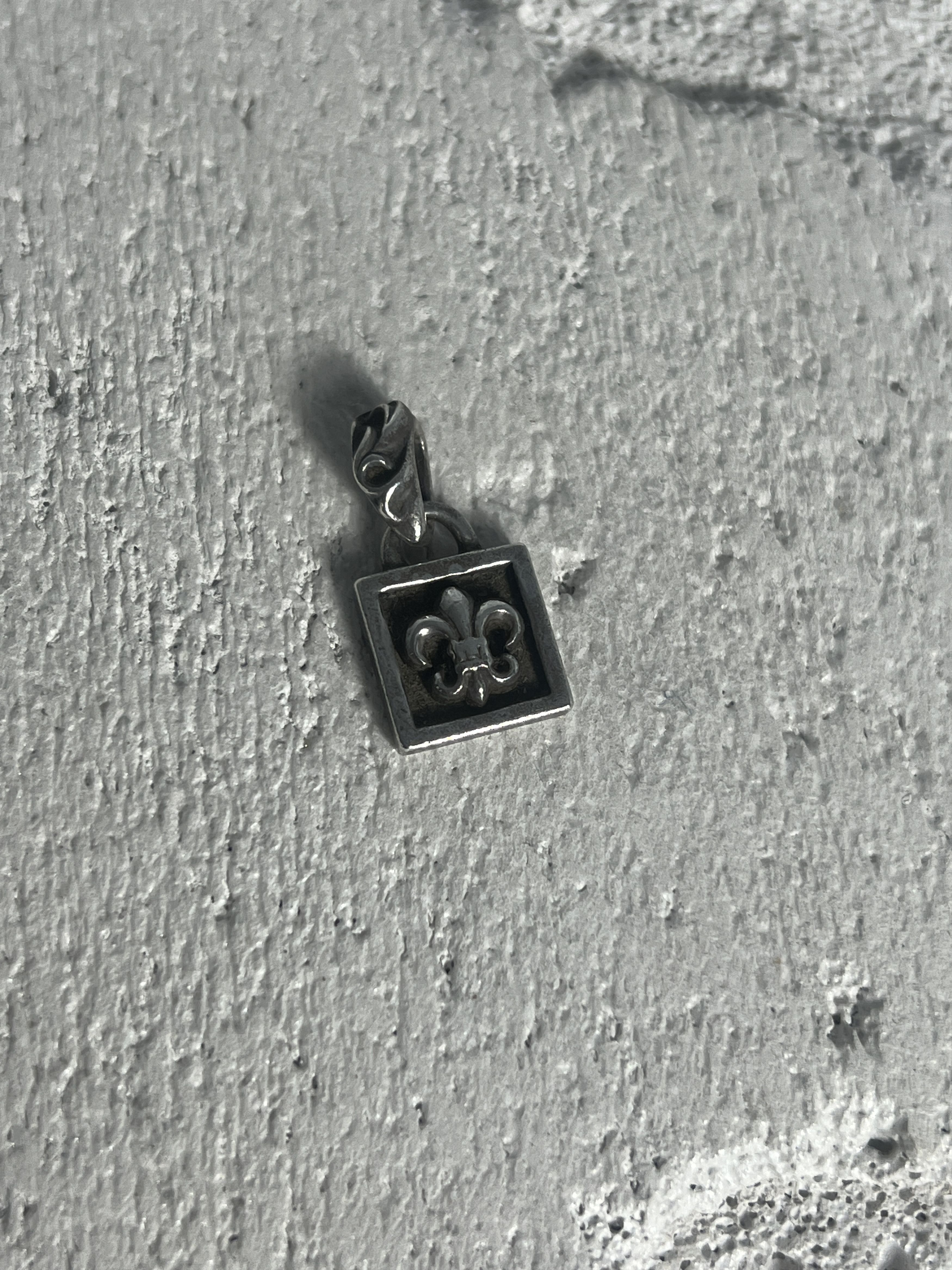 Chrome Hearts Chrome Hearts Fleur de Lis Square Pendant 925 Size ONE SIZE - 1 Thumbnail