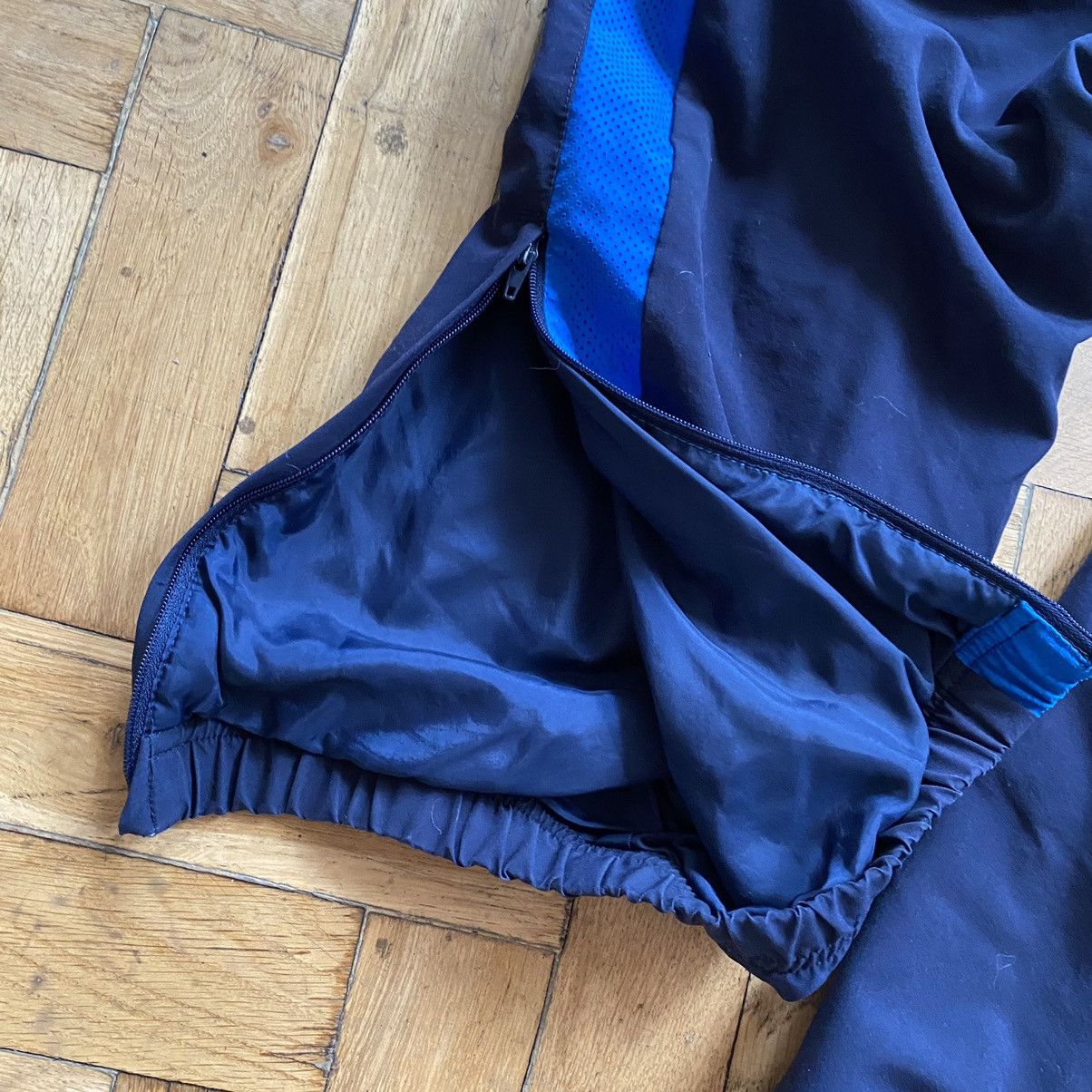 Vintage Vintage Nike Nylon Pants Track 00s Swoosh Striped Drill Y2K Size US 32 / EU 48 - 9 Thumbnail