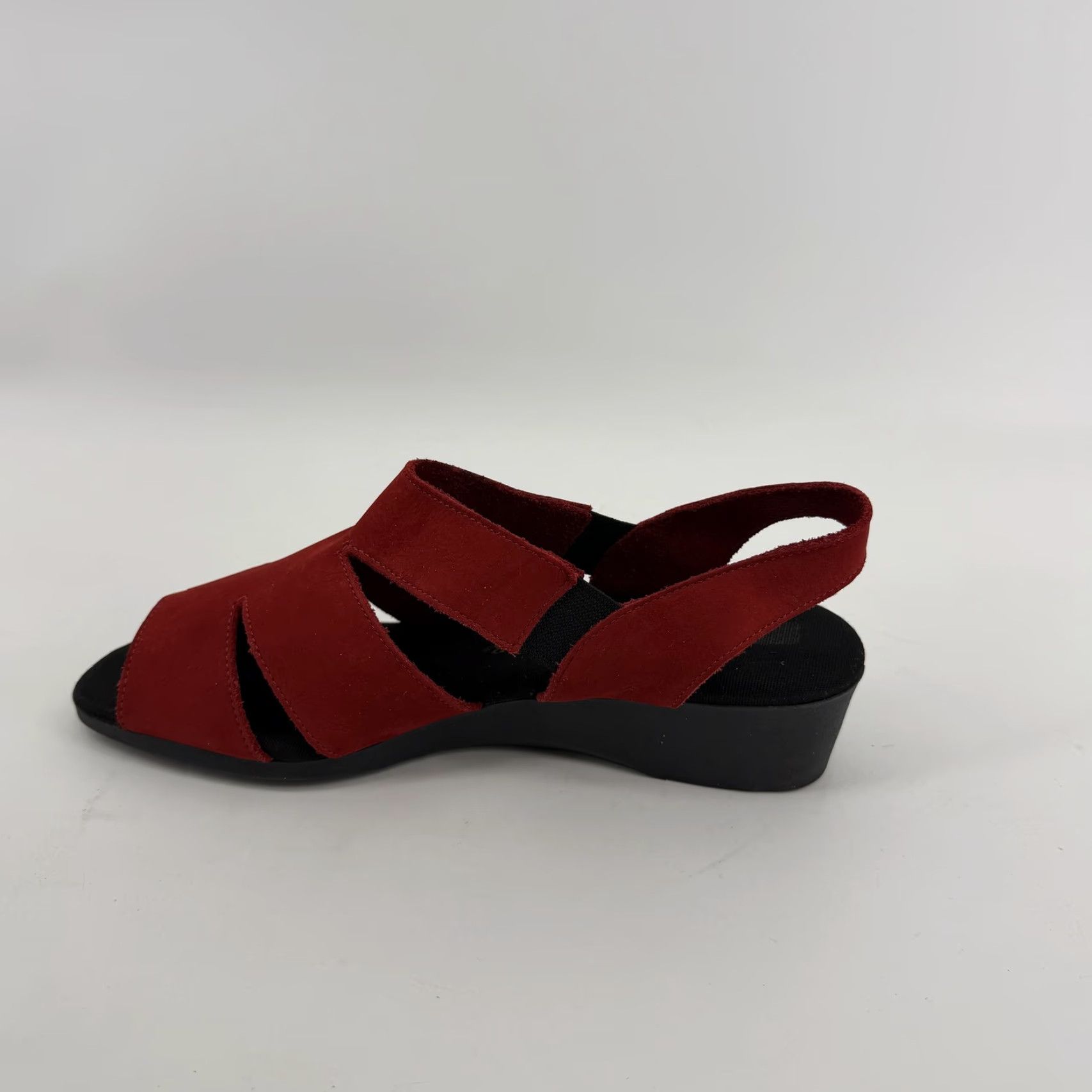 Naturalizer VINTAGE Naturalizer Sandals Womens 8.5 M Accent Red Slingback Wedge 90s 132N85 Bohemian Hipster Casual Summer Shoes Size US 9 / IT 39 - 6 Thumbnail