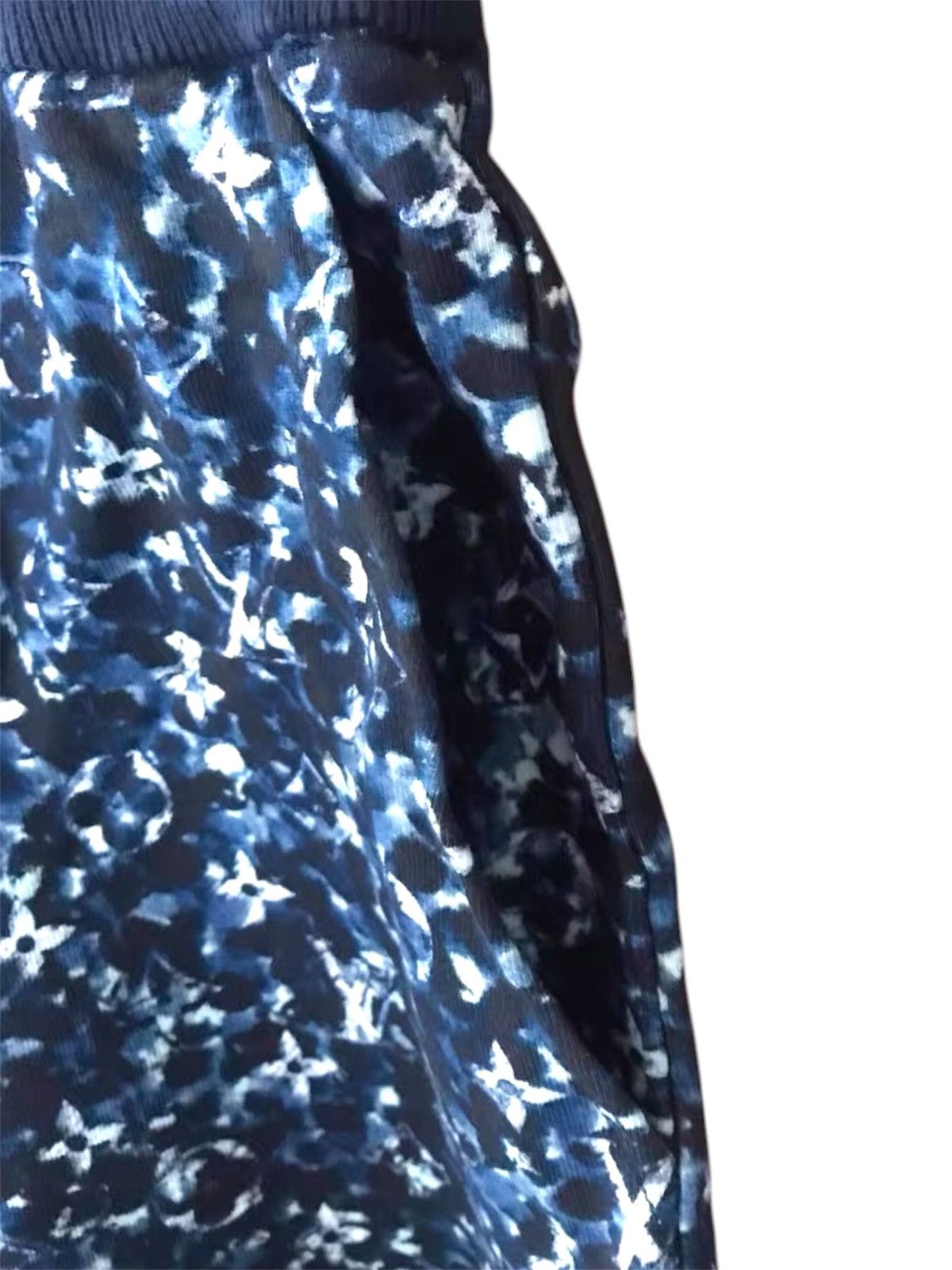 Louis Vuitton Louis Vuitton L Tapestry Casual Monogram Shorts Black Blue Size US 34 / EU 50 - 4 Thumbnail