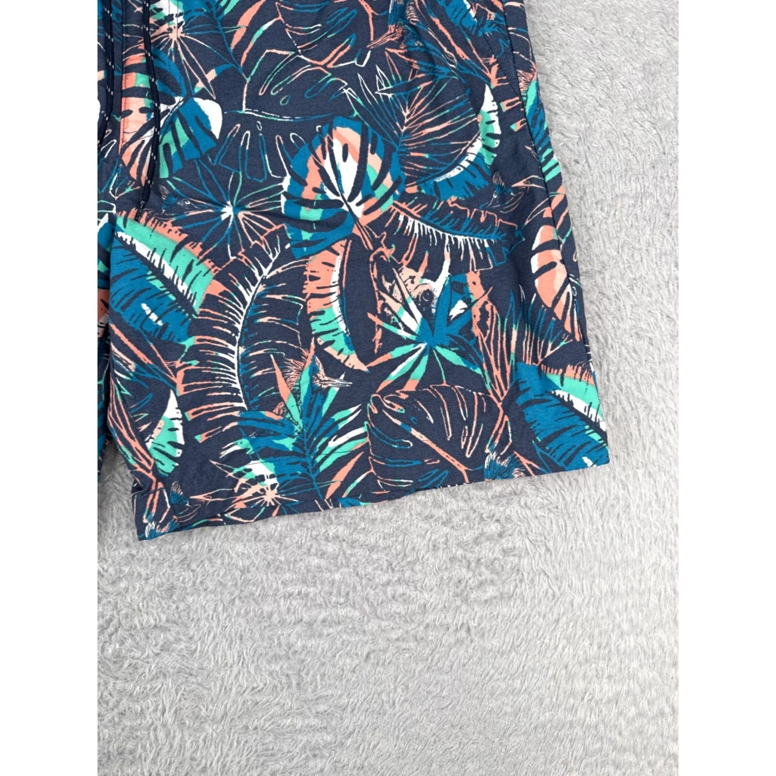 Vintage Columbia Mens Shorts Cargo Knee-Length Blue Nylon Lined 36x8 Regular Waist 36 Inseam Canvas Pockets Zip Casual Travel Outdoor Fishing Boating Kayak Size US 33 - 2 Thumbnail