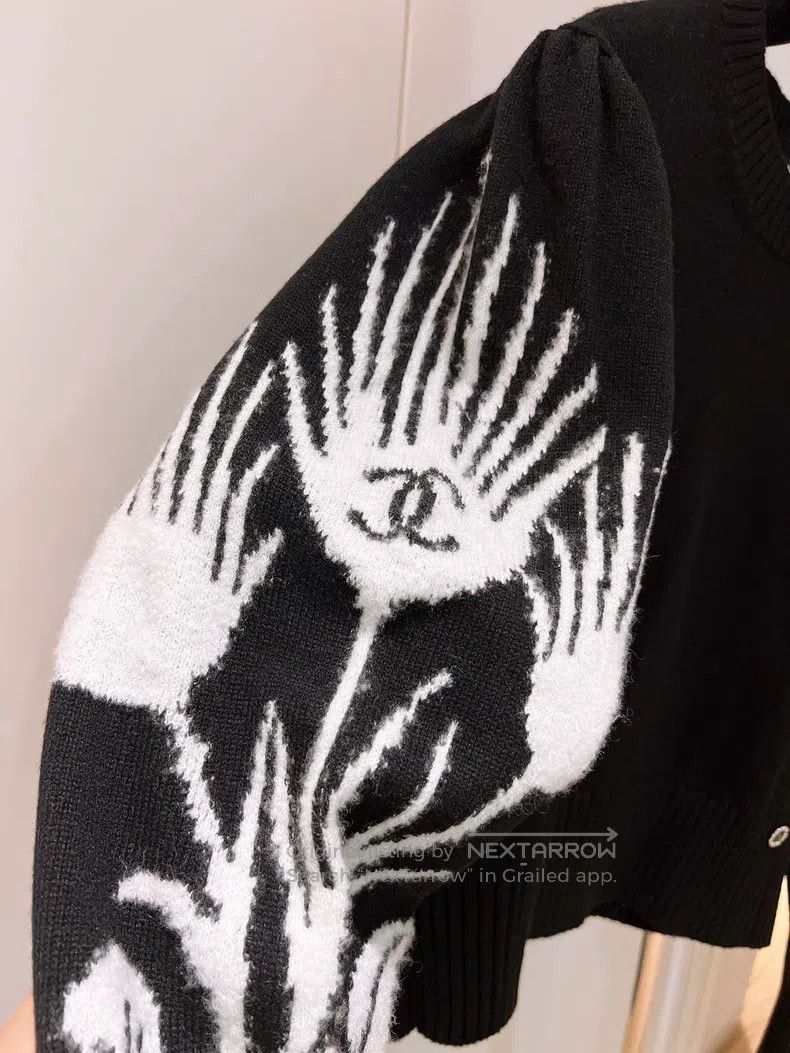 Chanel Chanel Castle Series Cashmere Sweater Size XS / US 0-2 / IT 36-38 - 4 Thumbnail