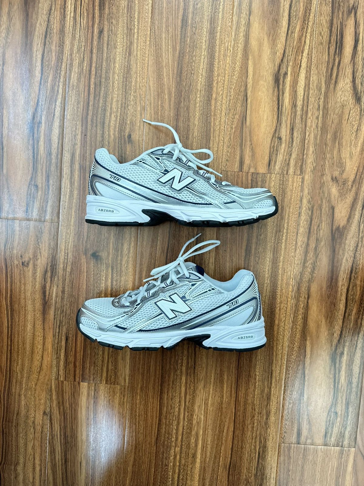 New Balance New Balance 740 Size US 9 / EU 42 - 1 Thumbnail