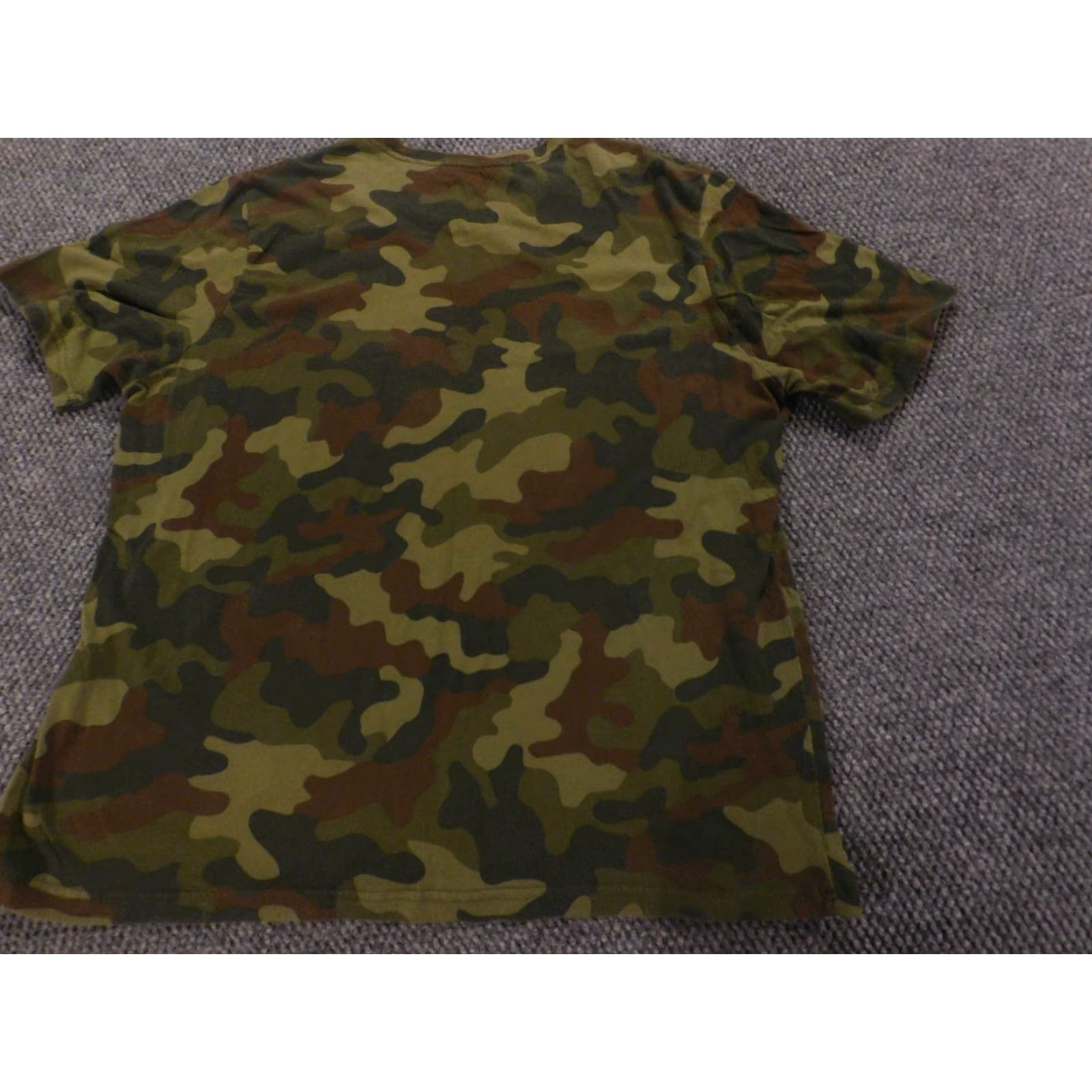 Vintage Fifth sun Mens Shirt XL green Camouflage Bear Graphic T-Shirt Crew Neck Short Sleeve Logo Animals Vintage No (adjusted to fit rules) Size US XL / EU 56 / 4 - 7 Thumbnail