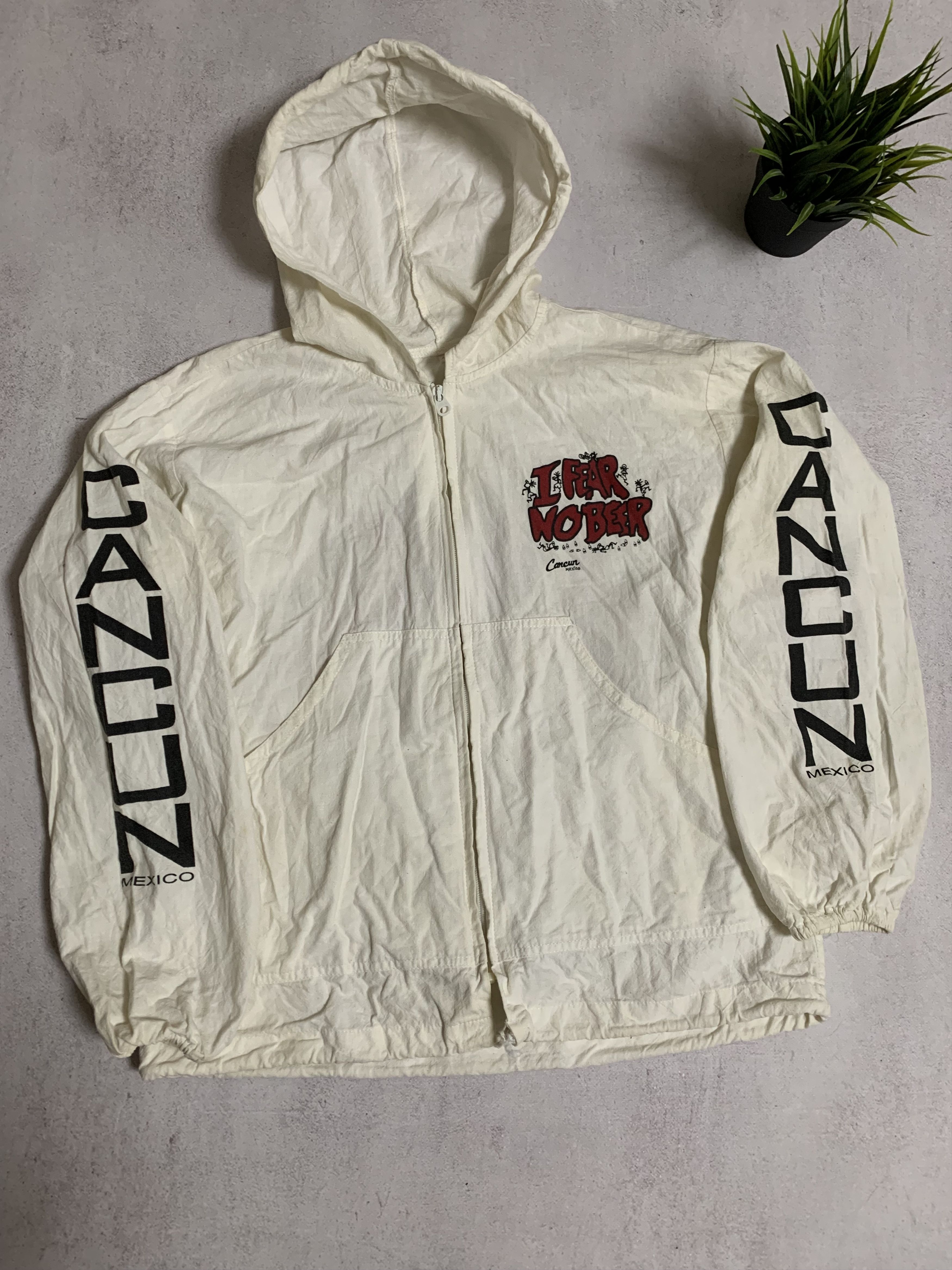Vintage Vintage I Fear No Bear Mexico Jacket Windbreaker Baggy 90s Size US S / EU 44-46 / 1 - 10 Thumbnail