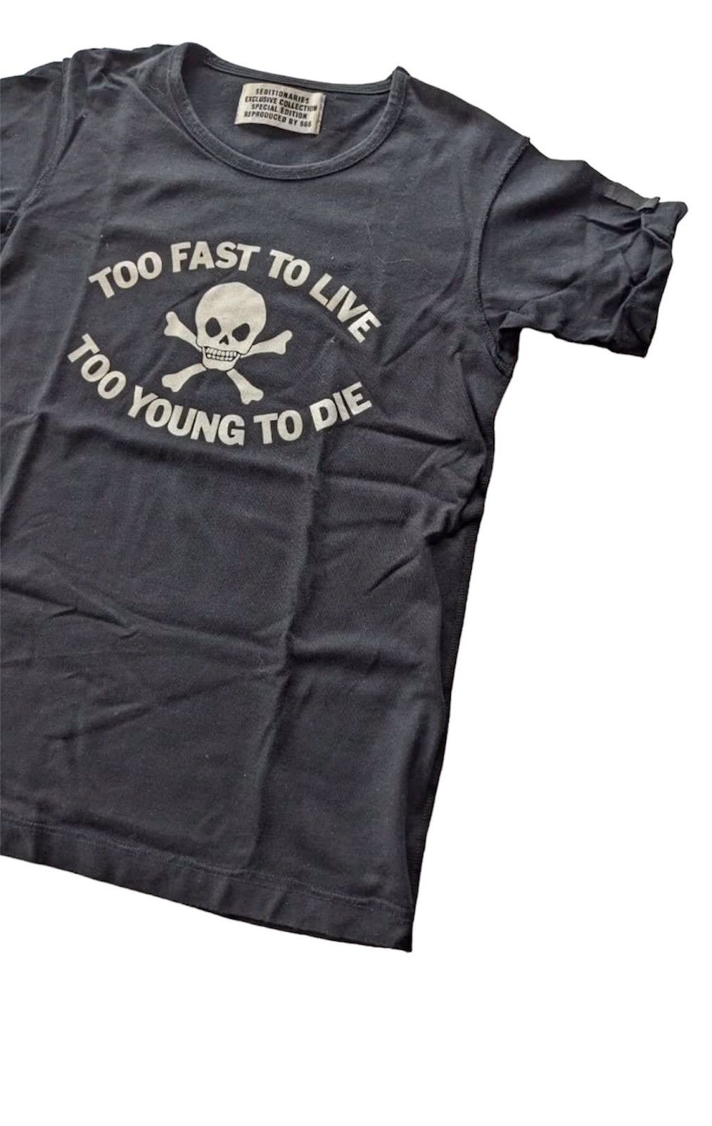 Japanese Brand × Seditionaries Seditioneries by 666 "to fast to live to young to die" poem Size US S / EU 44-46 / 1 - 2 Thumbnail