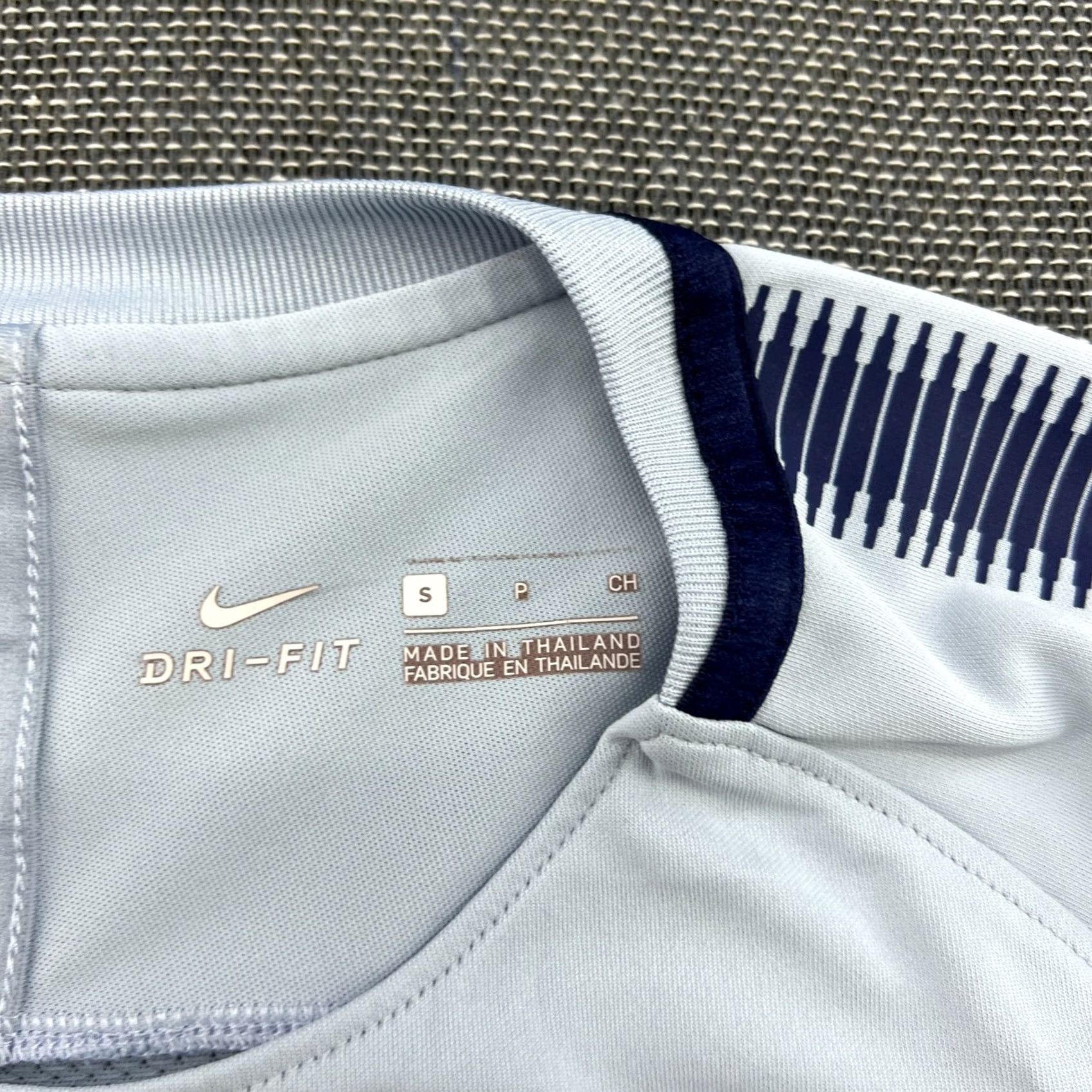 Nike Nike Tottenham Hotspur Training Football Jersey Mens Small Adult Nike Size US S / EU 44-46 / 1 - 6 Thumbnail