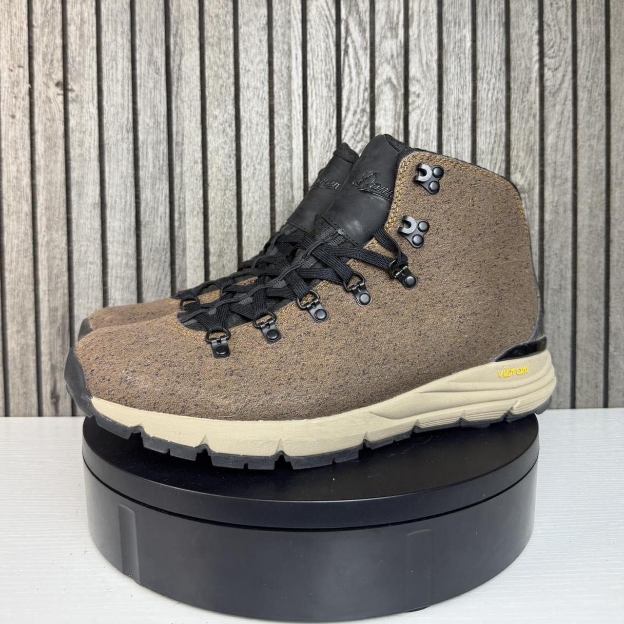 Danner Men\'s 13249 Trakwelt Wellington 11\