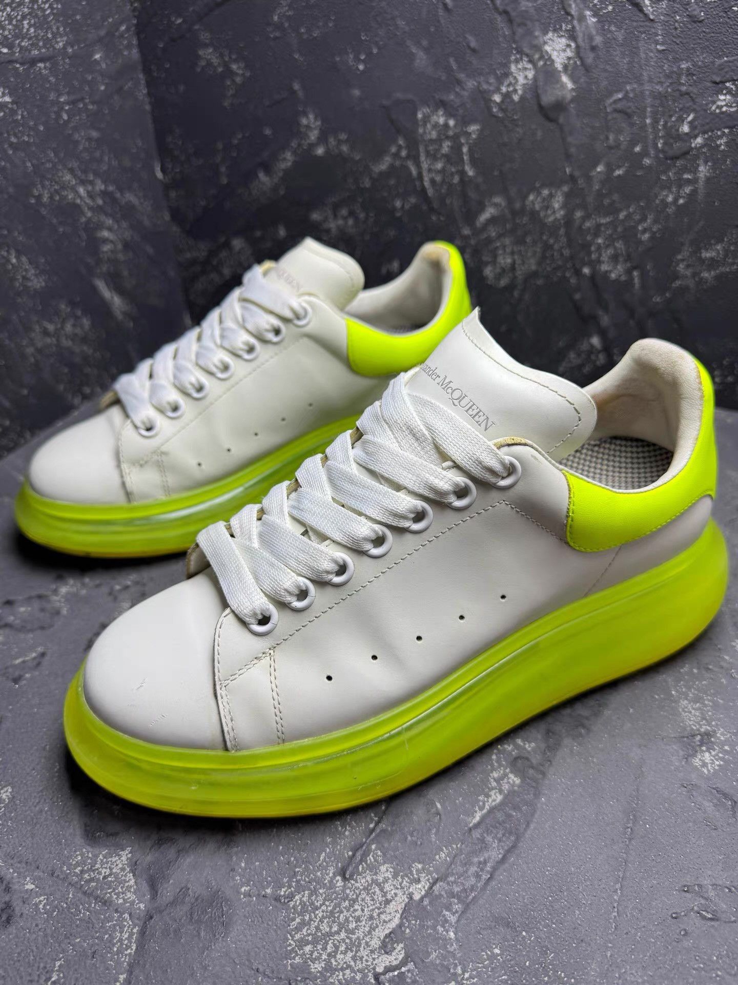Alexander McQueen Alexander McQueen fluorescent yellow white sneakers Q10 Size US 7 / EU 40 - 1 Thumbnail
