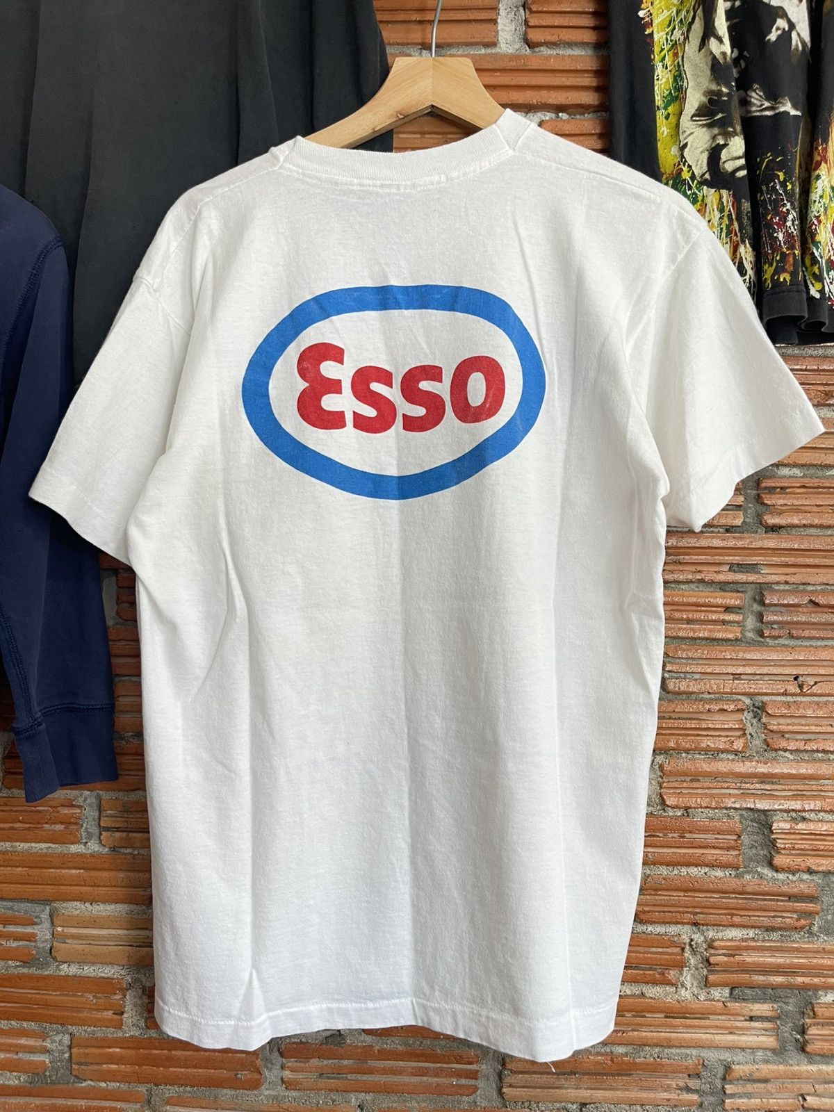 Vintage Vintage 90s Esso Mascot Tiger T shirt Size US L / EU 52-54 / 3 - 3 Thumbnail