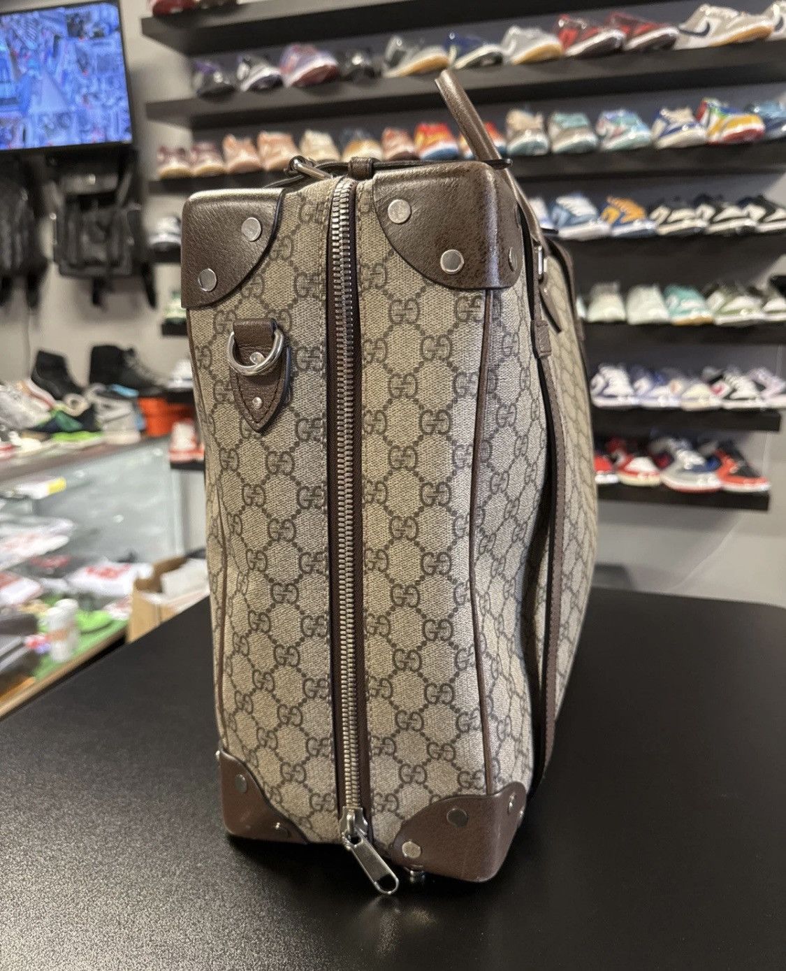 Gucci AUTHENTIC Gucci Beige GG Supreme Trunk Holdall Tote Brown Size ONE SIZE - 4 Thumbnail