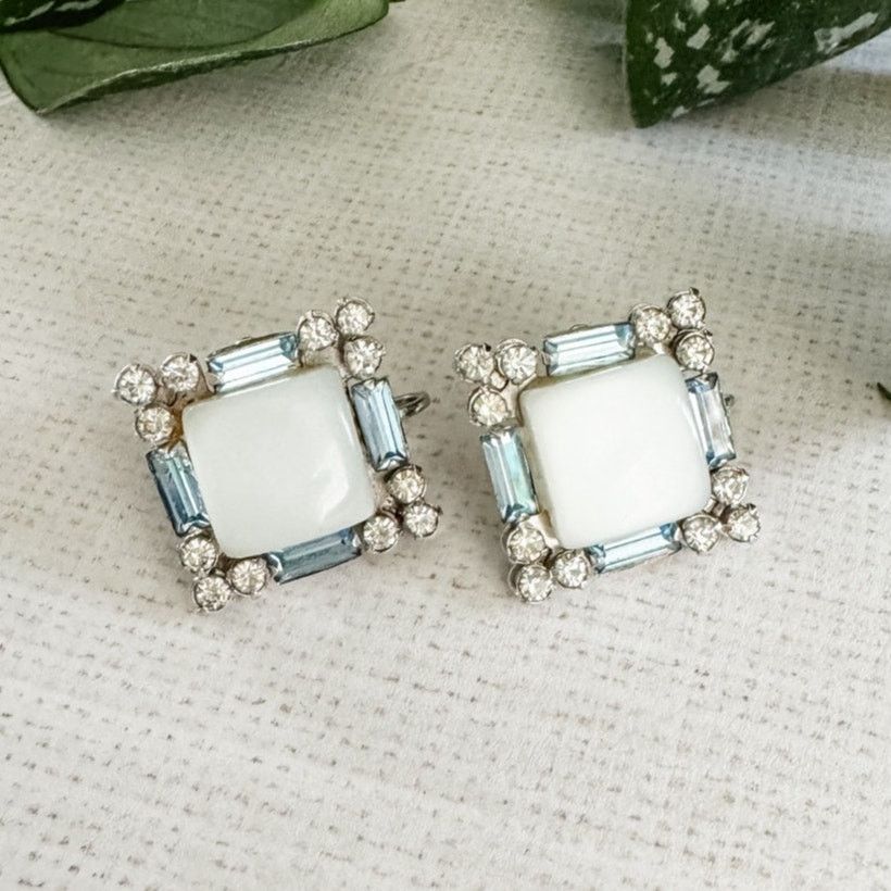 Vintage Vintage Coro rhinestone square clipback earrings blue white Size ONE SIZE - 7 Thumbnail