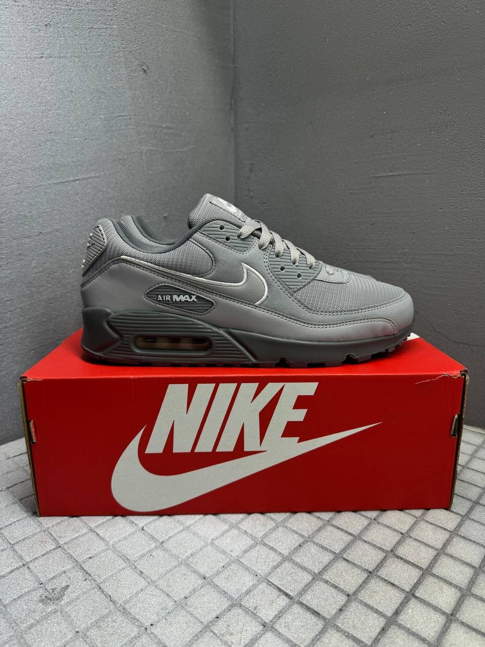 Nike Nike Air Max 90 Size US 11 / EU 44 - 6 Thumbnail