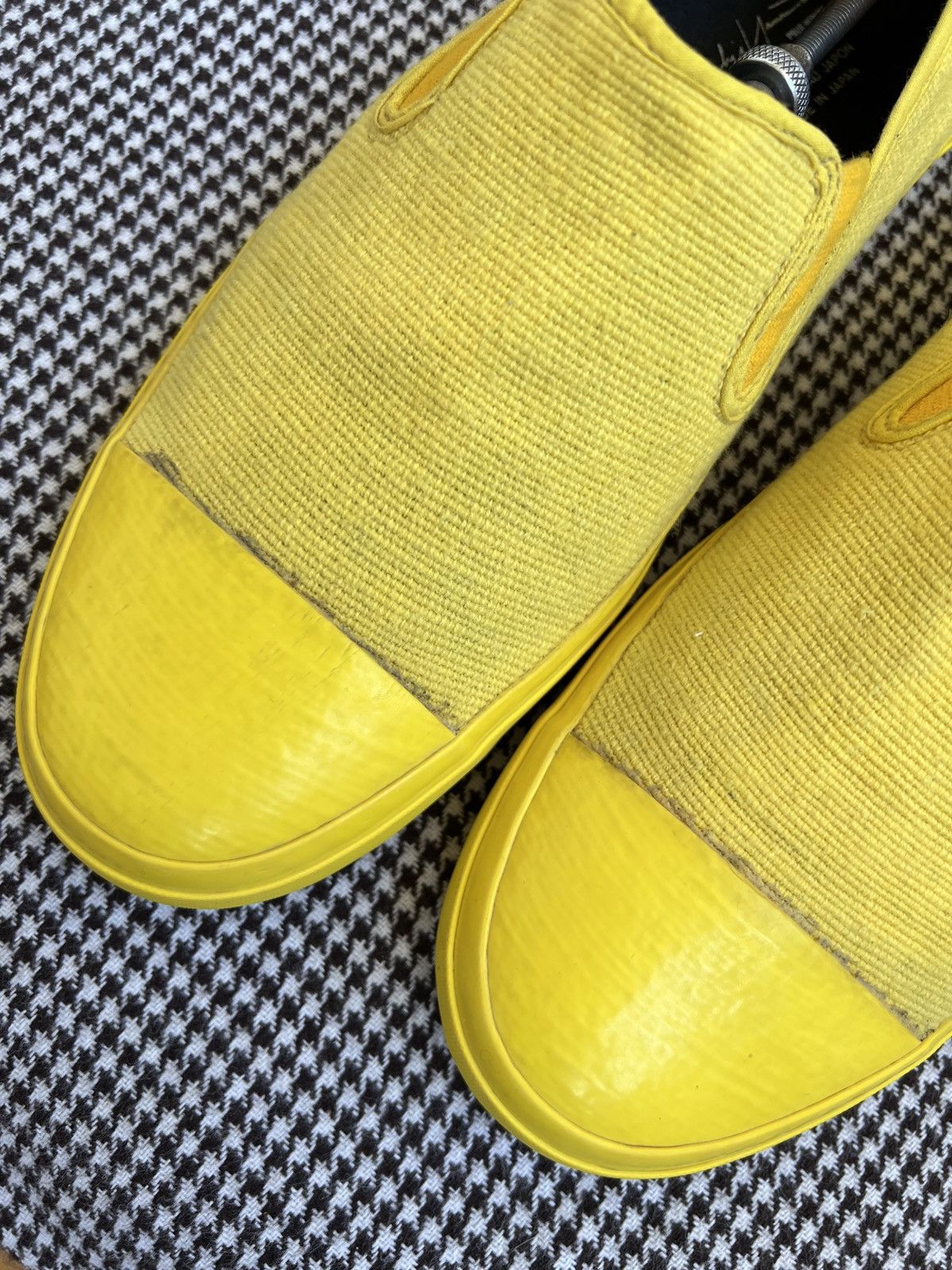 Yohji Yamamoto Yohji Yamamoto SS98 Elton John Slip-On Sneakers Size US 9 / EU 42 - 8 Thumbnail