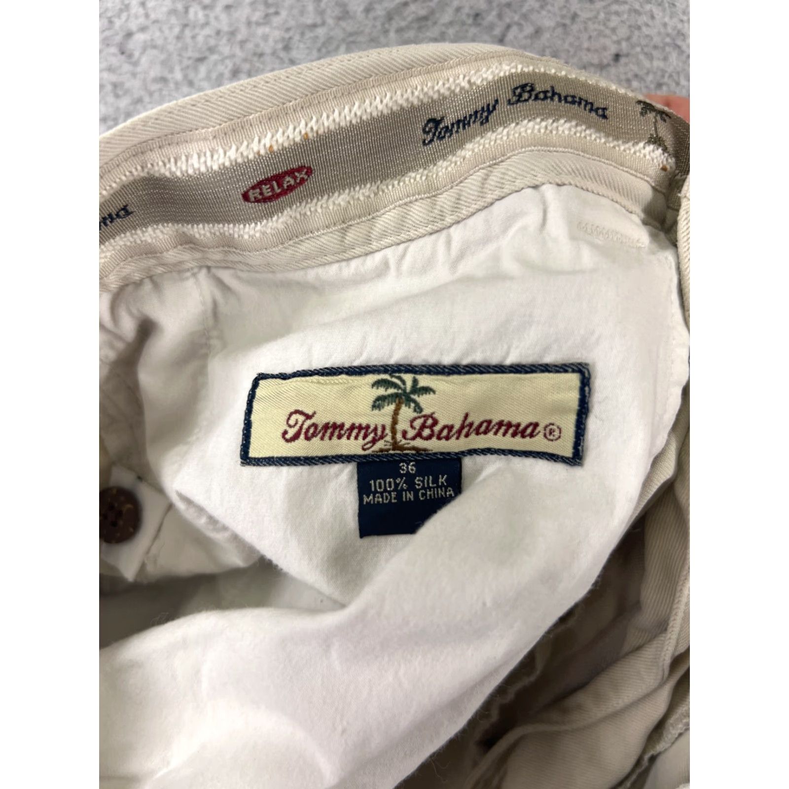 Tommy Bahama Tommy Bahama Shorts Men 36 Beige Silk Cotton Blend Bermuda Pleated 36x8 Mens Size US 36 / EU 52 - 7 Thumbnail