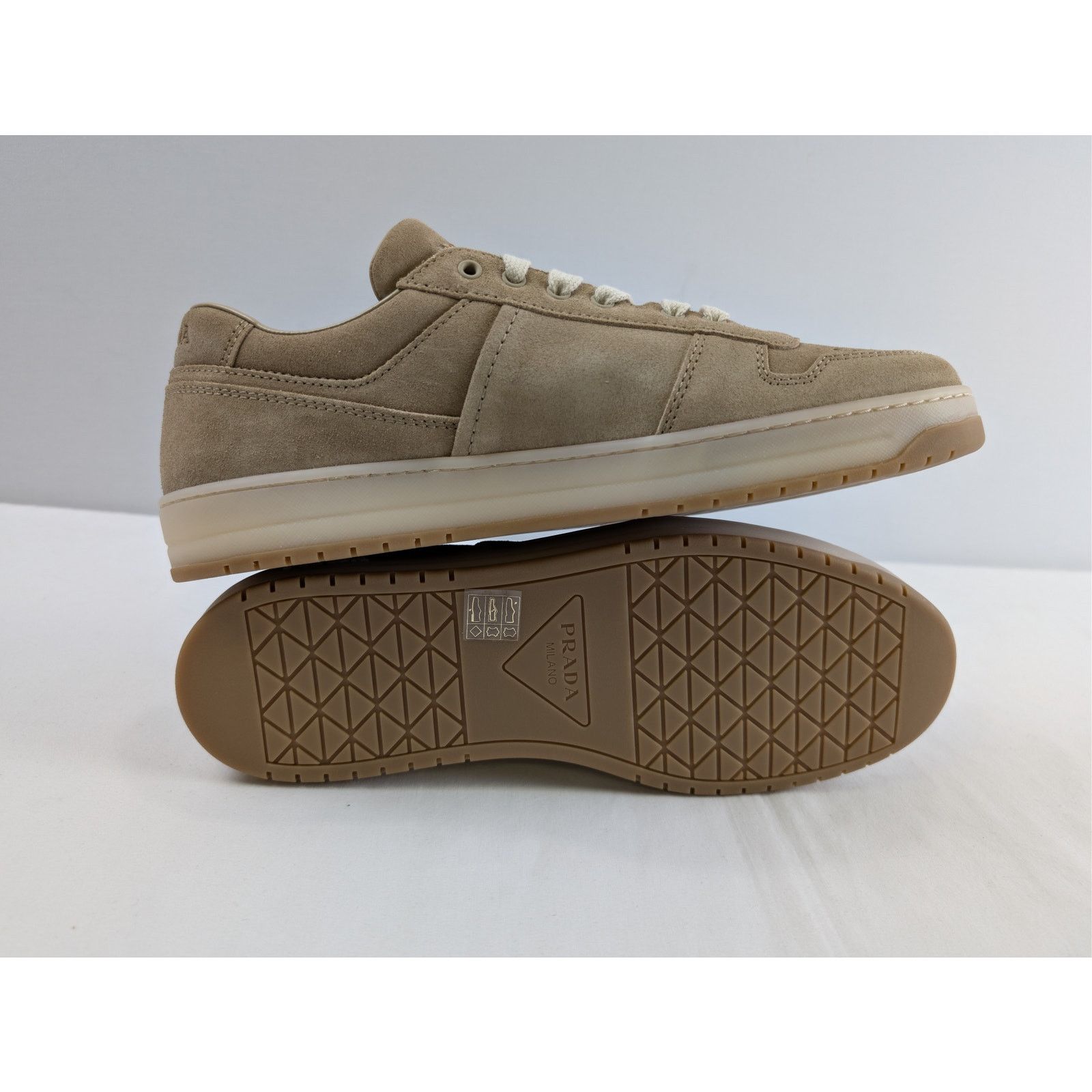 Prada o1rshd1 Downtown Delavé Suede Trainers Sneakers in ecru Size US 10 / EU 43 - 14 Thumbnail