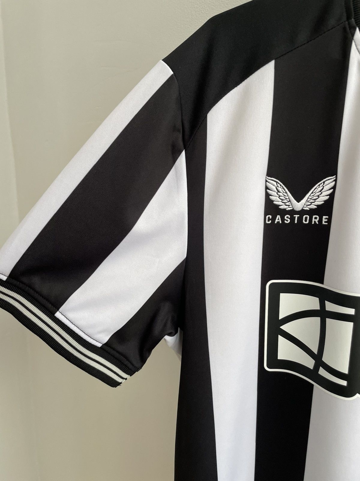 Castore Newcastle United 2023 2024 Home Football Shirt Soccer Jersey Size US L / EU 52-54 / 3 - 3 Thumbnail