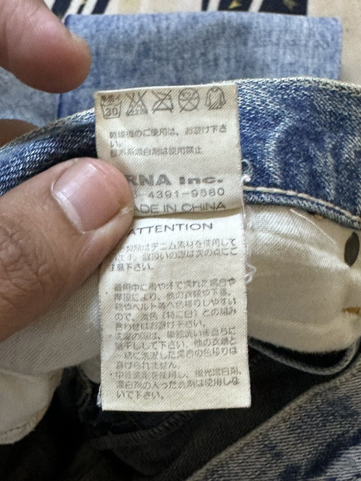 Japanese Brand Vintage RNA.Inc Writing Artwork Ripped Distressed Denim Size US 33 - 8 Thumbnail