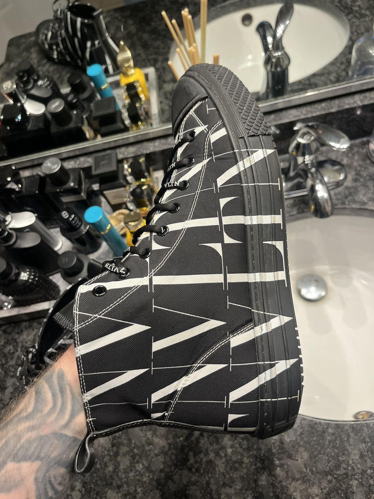Valentino Valentino Garavani mens Giggies vltn size 11 Size US 11 / EU 44 - 5 Thumbnail