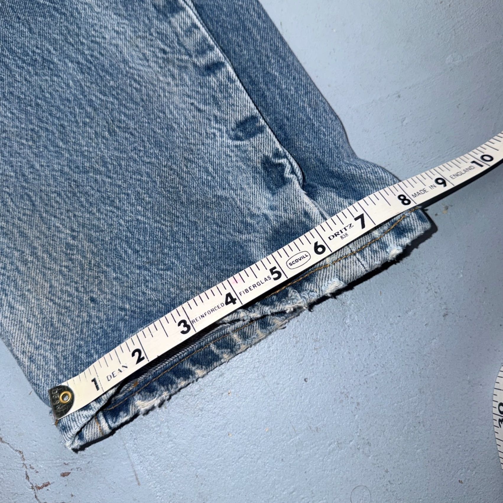 Levi's VINTAGE Levi's 501 Jeans Straight Denim Blue Light Wash 34x34 Mens Regular 90s USA 90s Discussed Theme Buttons 5-Pocket Design Mens Jeans Size US 34 / EU 50 - 5 Thumbnail