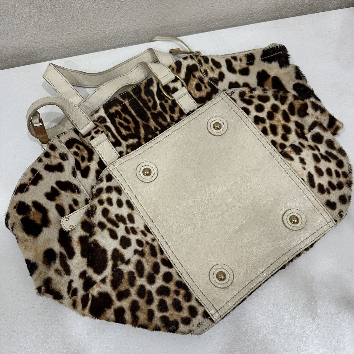 Yves Saint Laurent ‼️LASTDROP‼️ YVES SAINT LAURENT LEOPARD PRINT PONY HAIR LARGE Size ONE SIZE - 13 Thumbnail