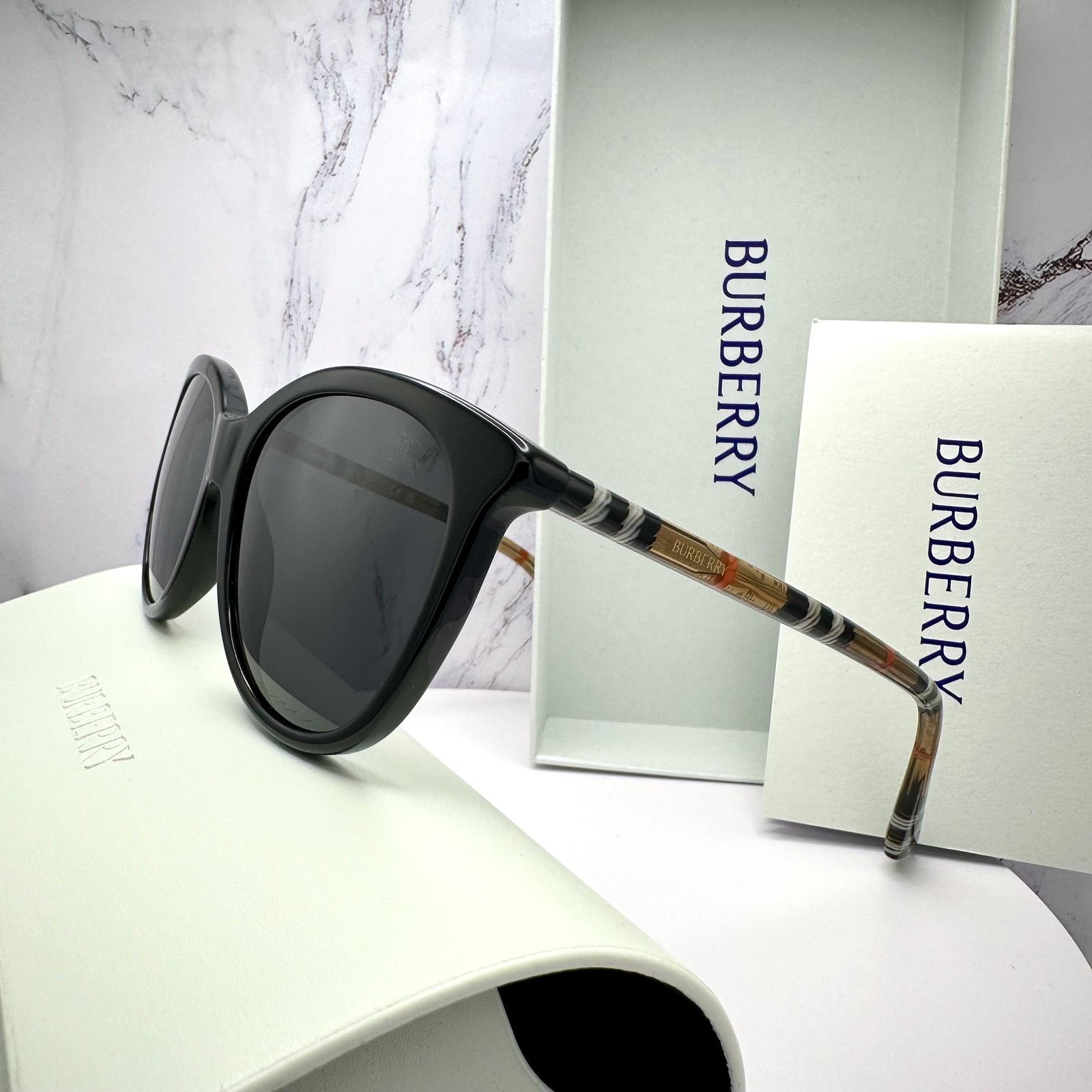 New Burberry Sunglasses Black Round Pantos Frame Checkered