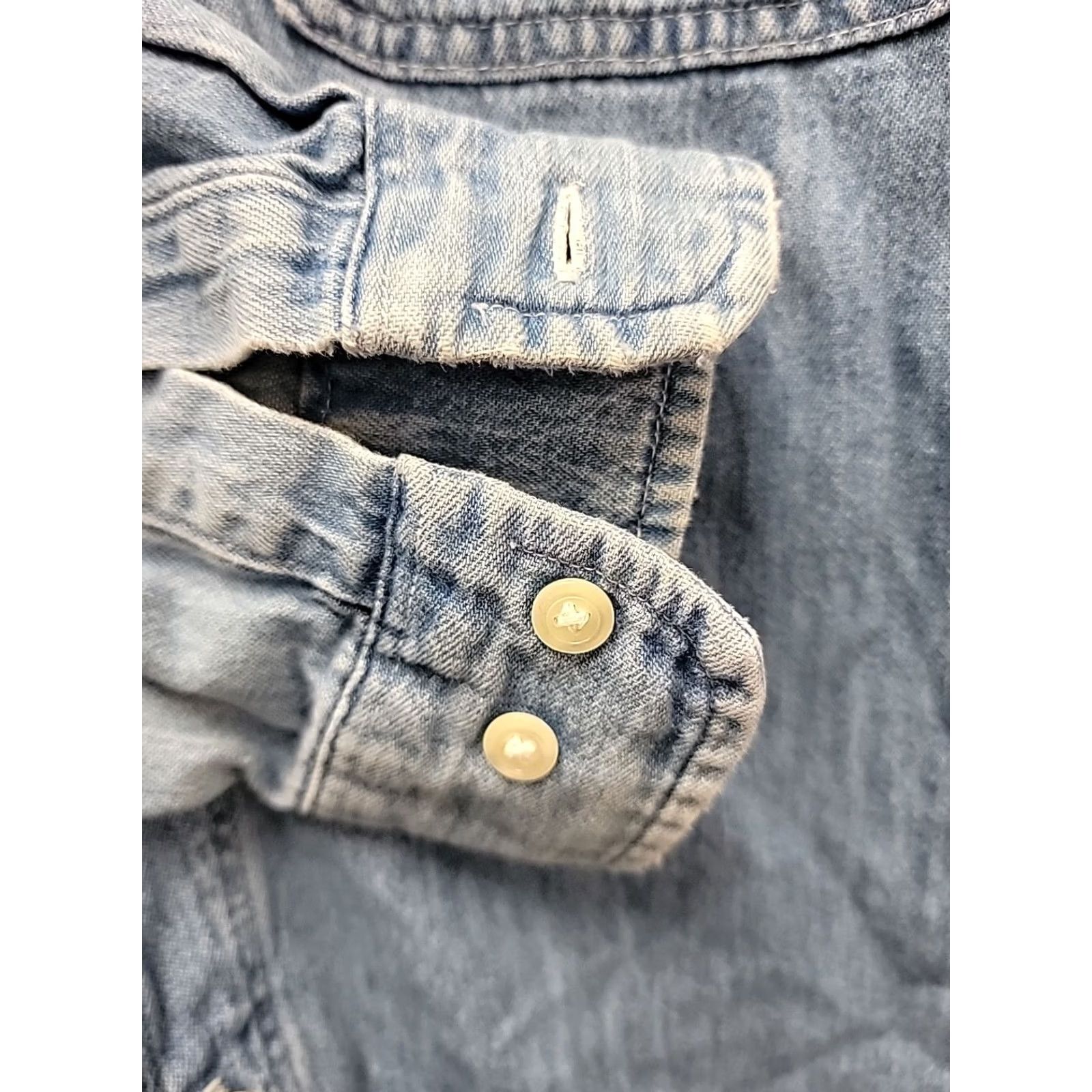 Gap VINTAGE Gap Denim Shirt Men L Blue Cotton Denim Button-Up Shirt Mens 90s (if applicable) Size US L / EU 52-54 / 3 - 5 Thumbnail