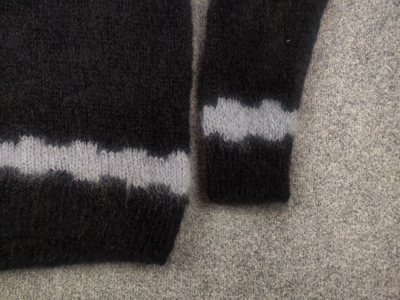 Vintage Vintage 90's Black Fuzzy Mohair Hand Knit Oversized Sweater Size M / US 6-8 / IT 42-44 - 4 Thumbnail