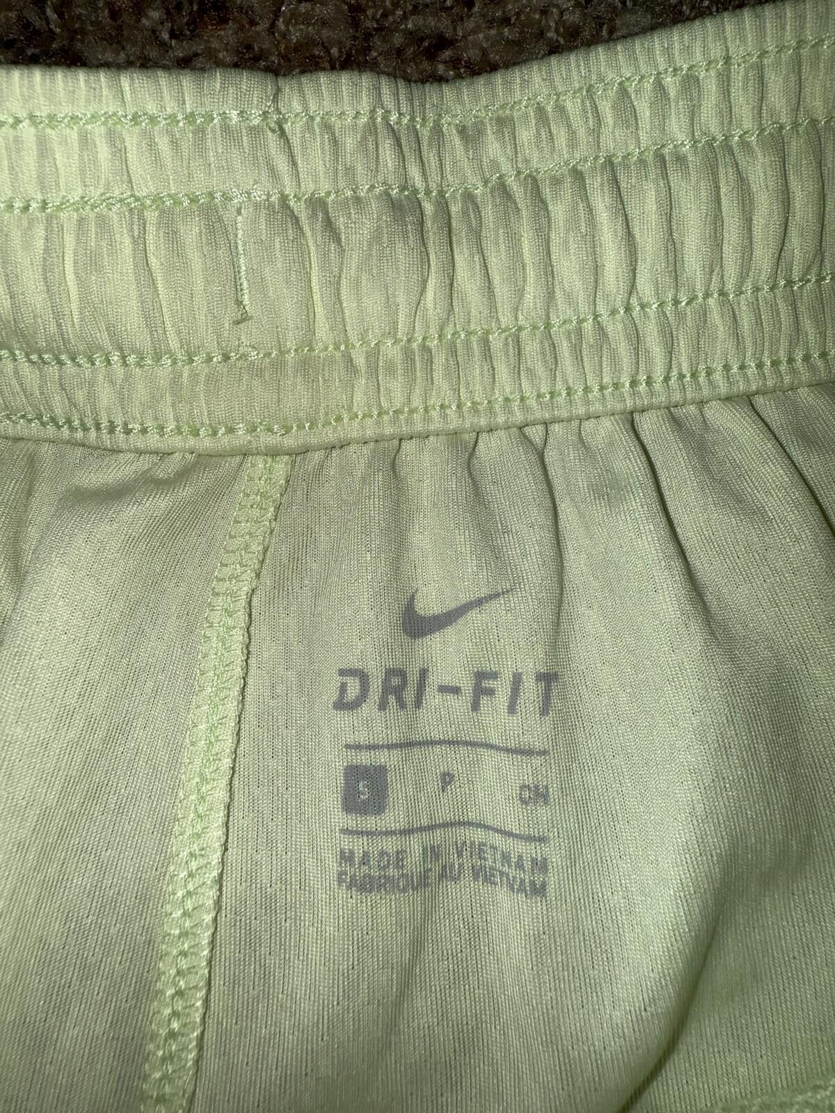 Nike Nike Women’s Dri-FIT Swoosh Fly Basketball Shorts Sample Size 28" / US 6 / IT 42 - 6 Thumbnail