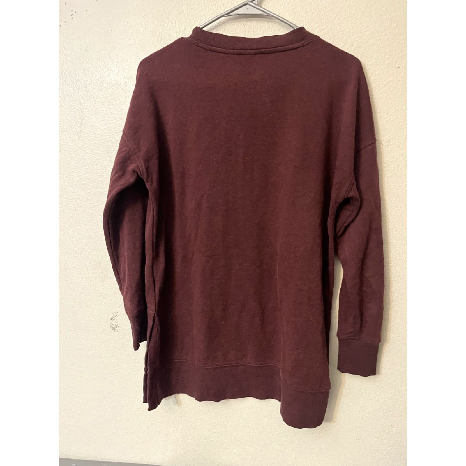 Old Navy Old Navy Maroon XS Pullover Sweater Women’s Knit V-Neck Long Sleeve Cardigan? Size XS / US 0-2 / IT 36-38 - 2 Thumbnail