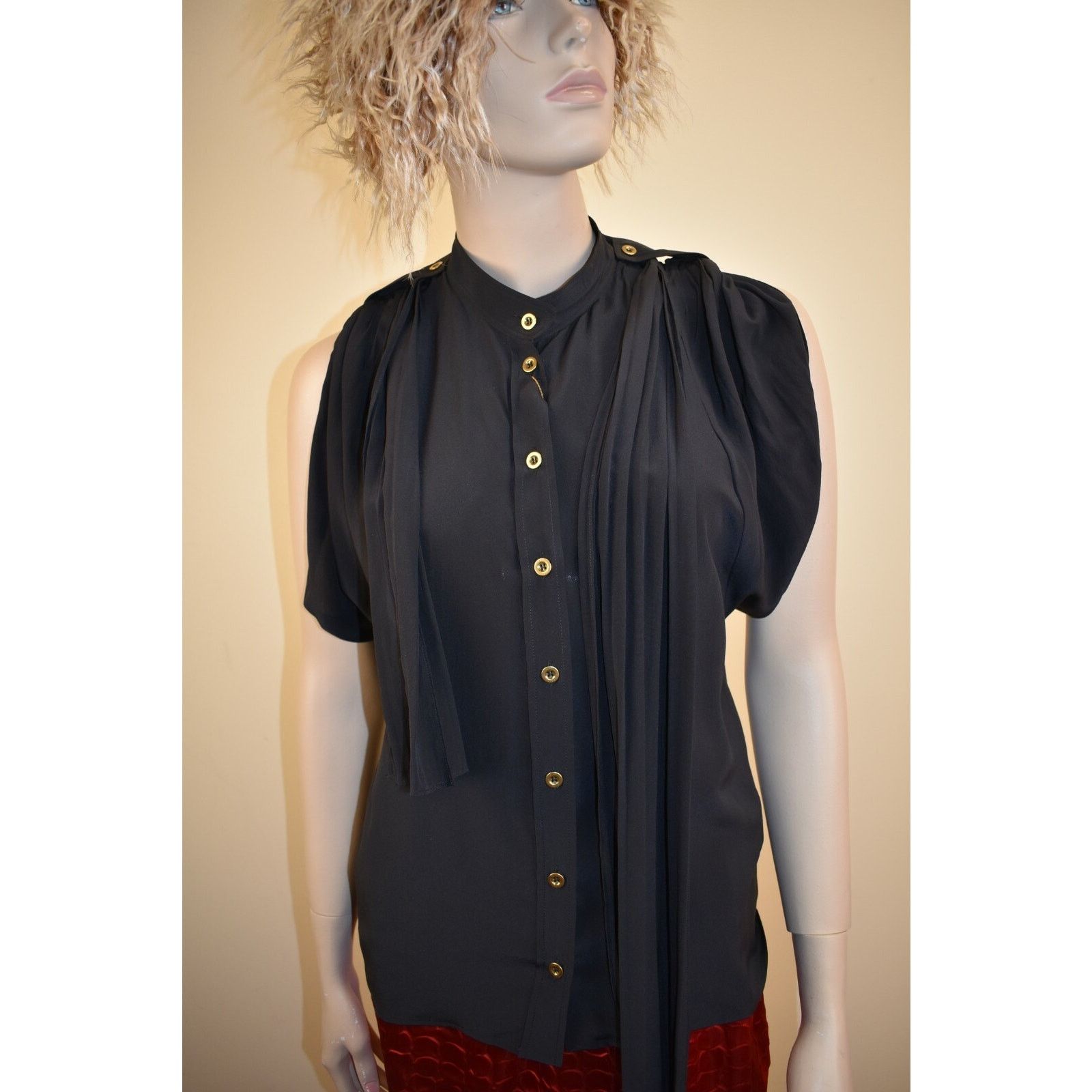Gucci GUCCI 2217 SILK BLACK SHORT SLEEVES DRESS BLOUSE 42 IT US M Size M / US 6-8 / IT 42-44 - 1 Thumbnail