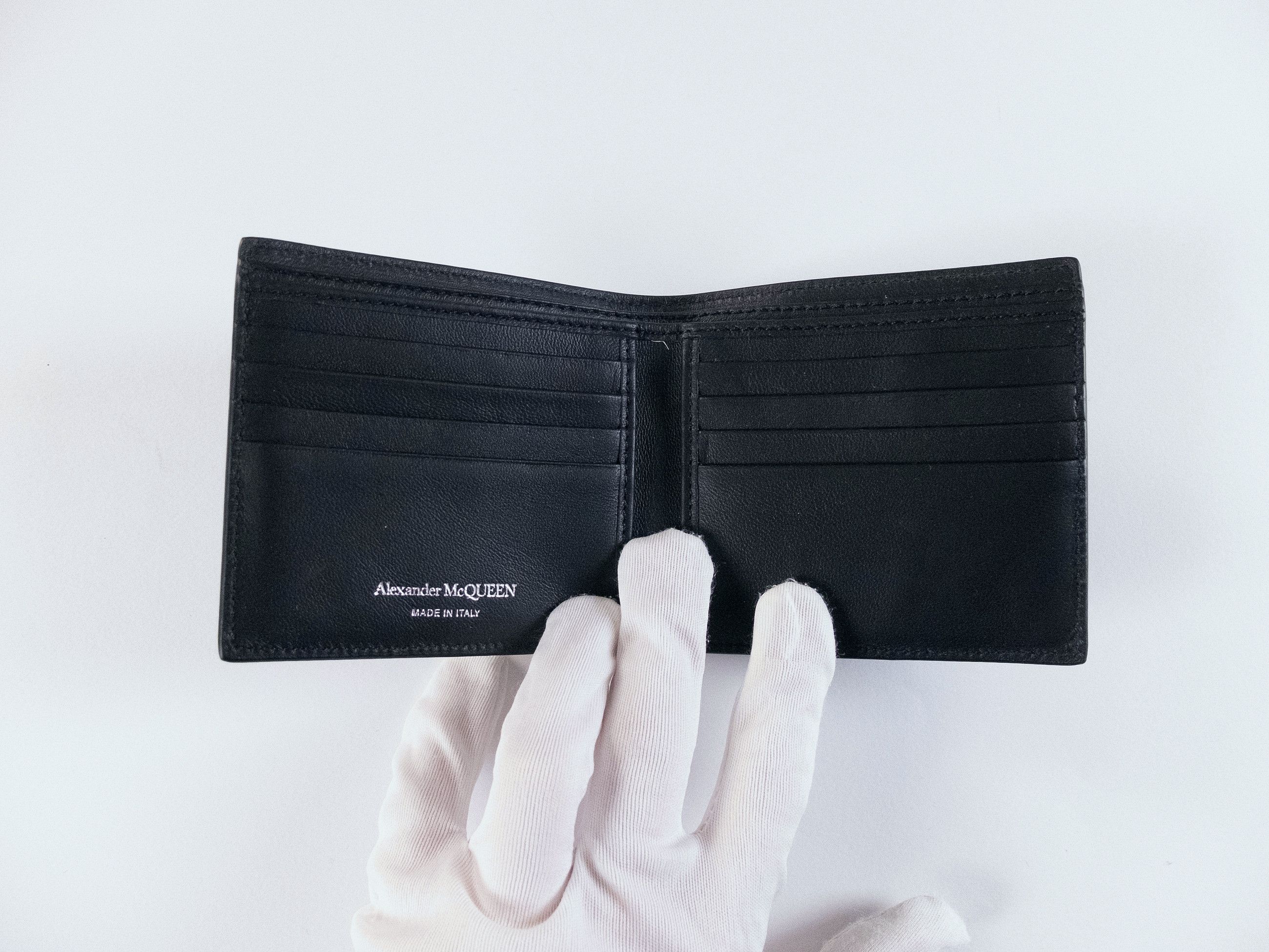 Alexander McQueen ALEXANDER MCQUEEN studded black leather bifold wallet q Size ONE SIZE - 4 Thumbnail