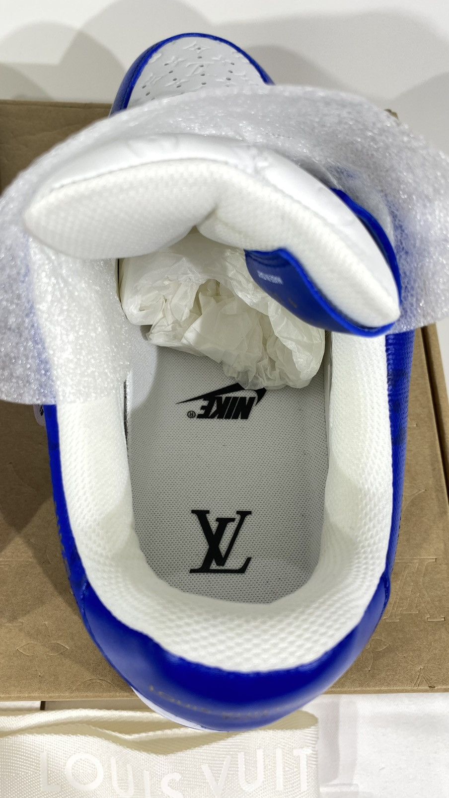 Louis Vuitton Louis Vuitton X Nike Off White 9 Blue Air Force 1 Size US 9 / EU 42 - 9 Thumbnail