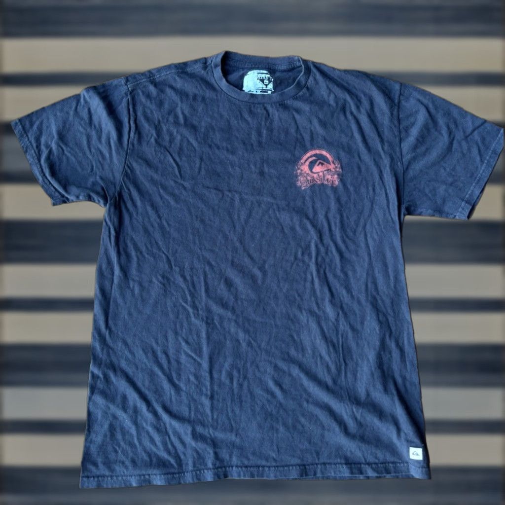 Quiksilver **Y2K Vintage Quiksilver Surf T-Shirt Blue Large** User: Vintage Y2K Quiksilver Surf T-Shirt Blue Large Size US L / EU 52-54 / 3 - 1 Thumbnail