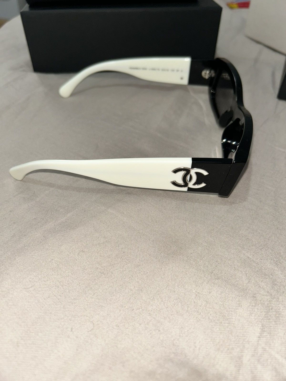 Chanel Chanel Rectangle Sunglasses 5525 – Black & White Size ONE SIZE - 5 Thumbnail