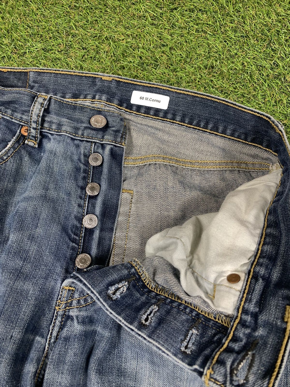 Levi's Vintage 90s Levi’s 501 jeans denim distressed size 31x30 Size US 31 - 6 Thumbnail