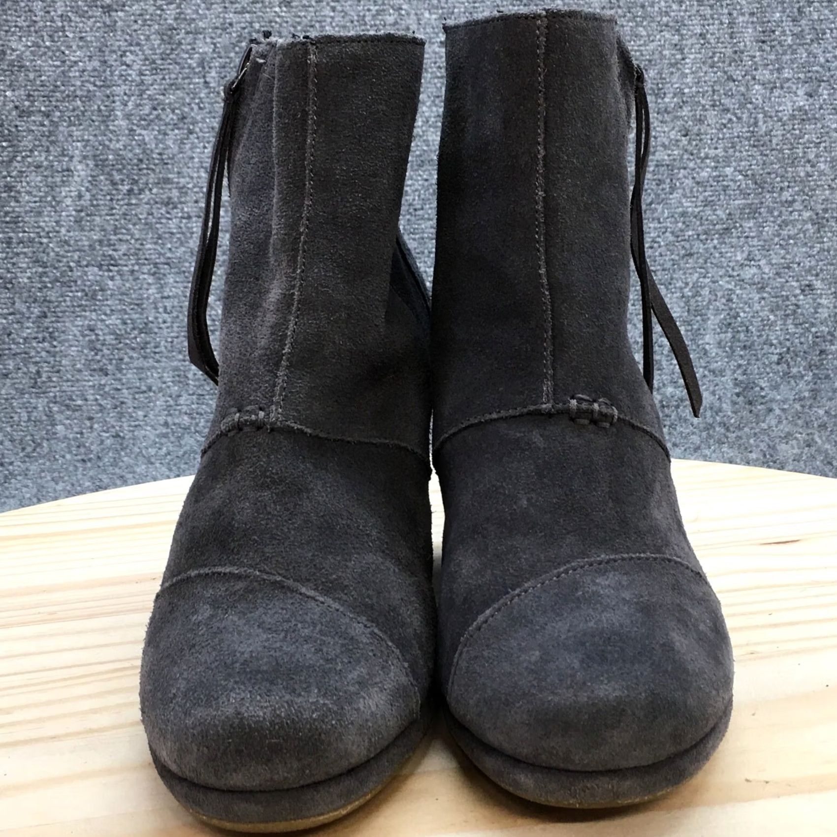 Toms TOMS Boots Womens 9 Ankle Booties Wedge Heels Casual Gray Leather Zipper Bootie Mens, Womens, Girls Size US 9 / IT 39 - 6 Thumbnail