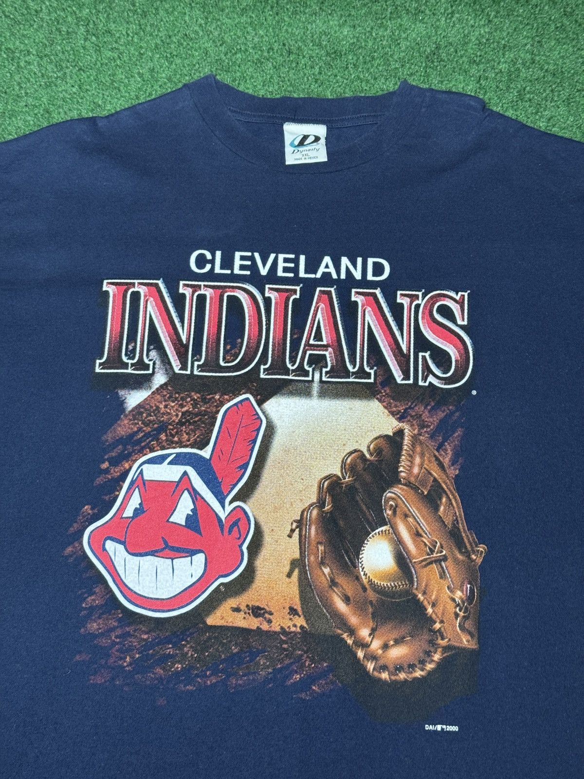 Vintage Cleveland Indians Vintage Y2K MLB Baseball XXL T Shirt 24x32 Size US XXL / EU 58 / 5 - 2 Thumbnail