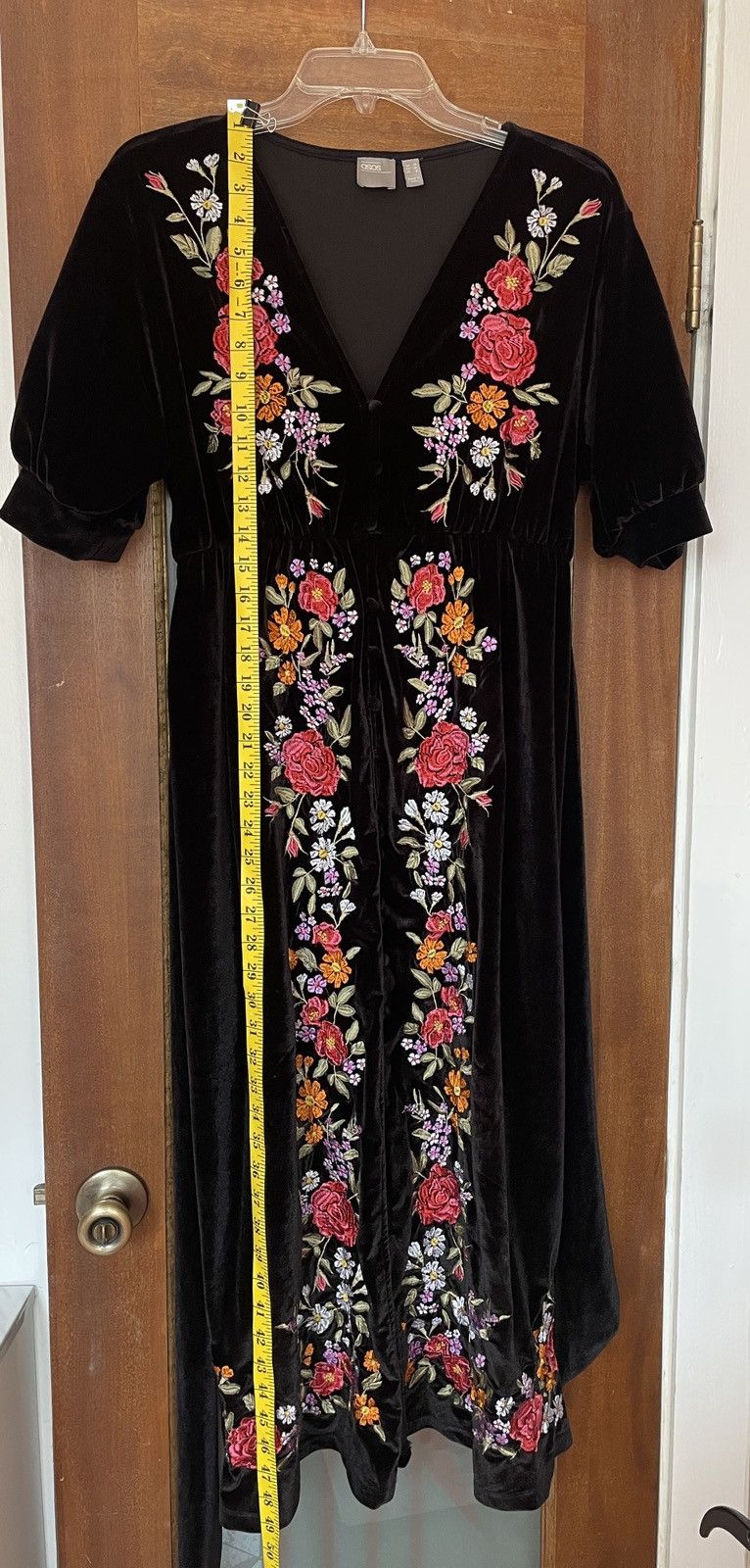 Asos ASOS Black Velvet Floral Embroidered Midi Tea Dress Size M / US 6-8 / IT 42-44 - 9 Thumbnail