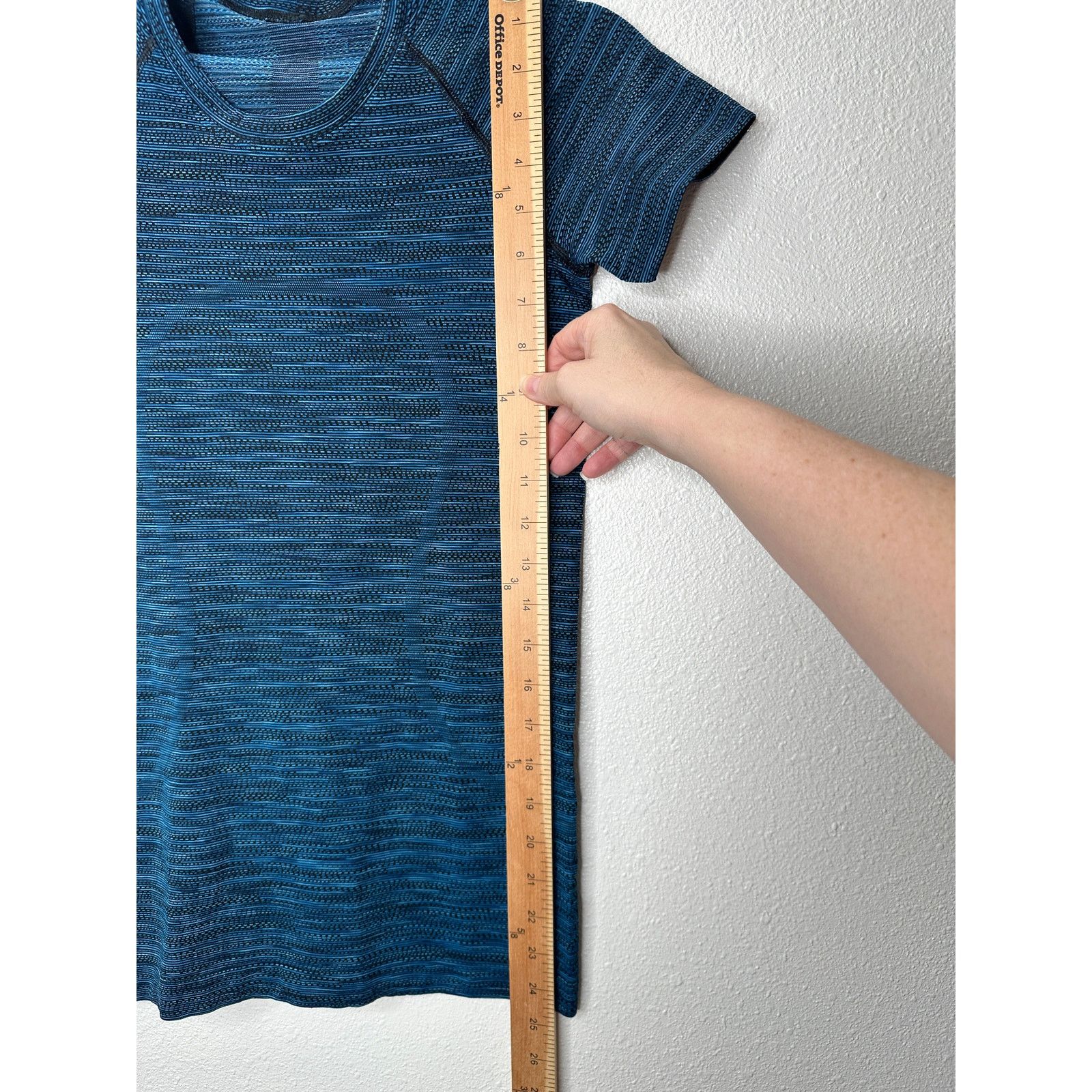 Lululemon Lululemon Blue & Black Stripe Swiftly Tech Short Sleeve Tee Size S / US 4 / IT 40 - 10 Thumbnail