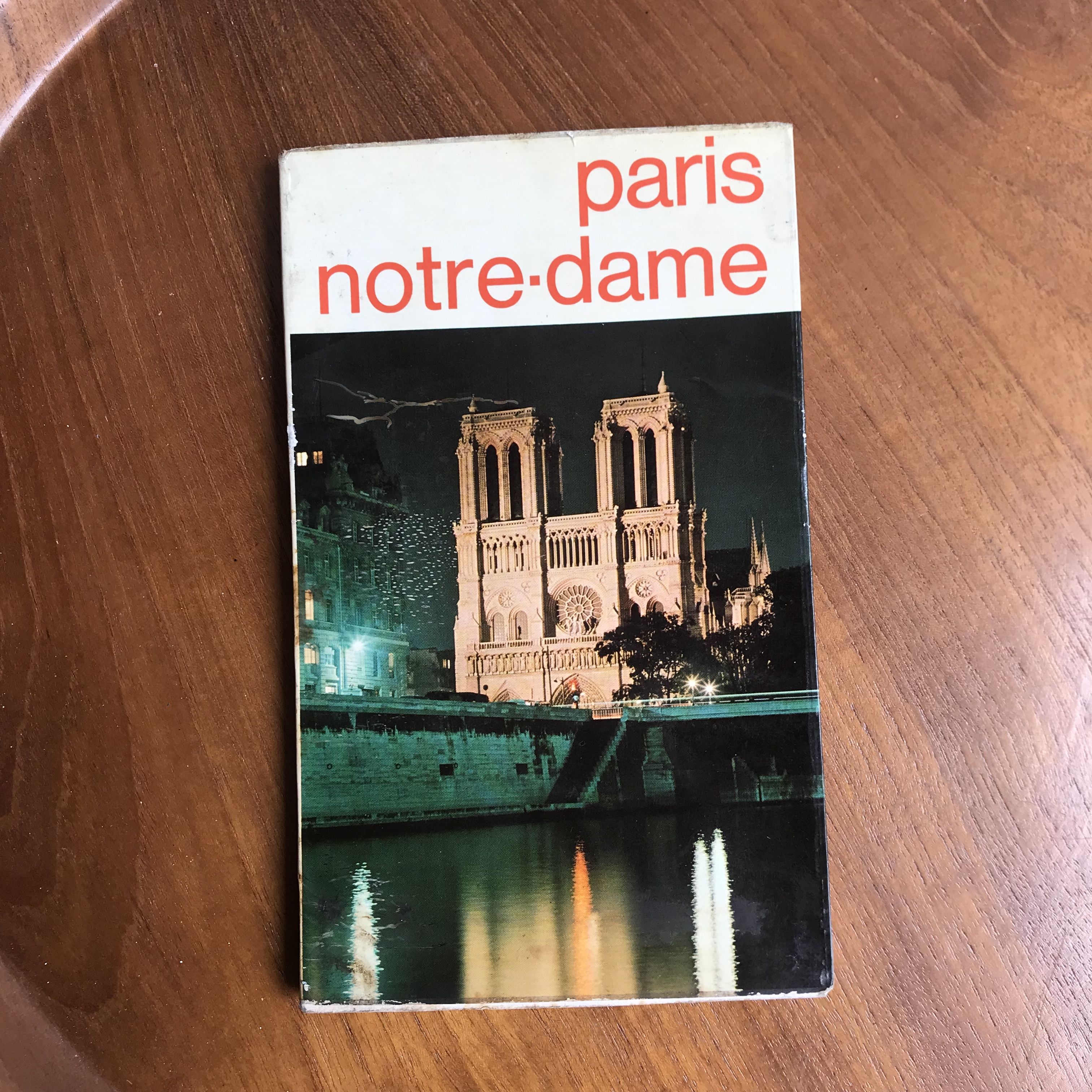 Rare 1968 Notre-Dame de Paris photo book livre (Vilo Pari