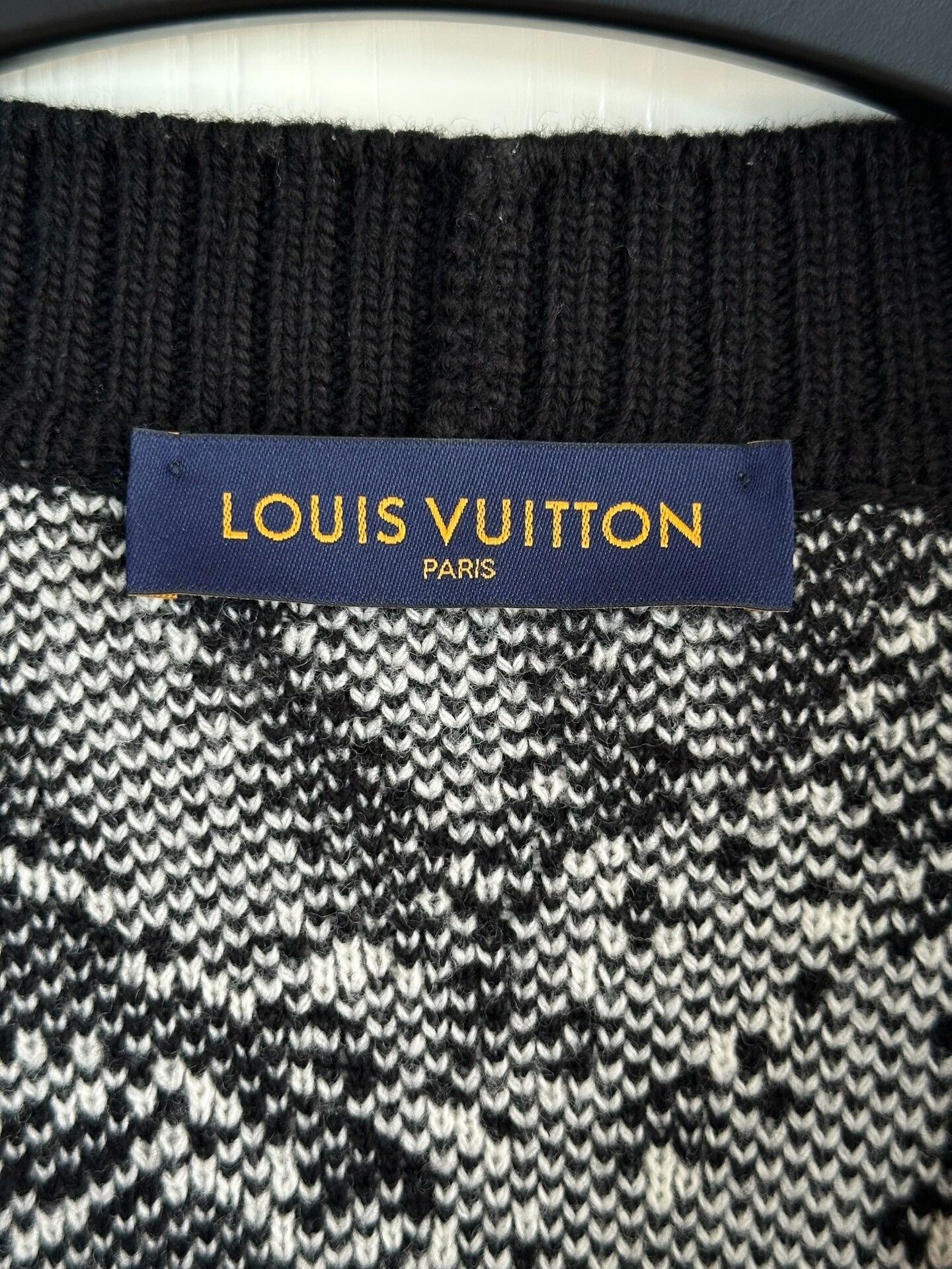 Louis Vuitton Louis Vuitton Black White Palm Tree Logo Cardigan Size US M / EU 48-50 / 2 - 4 Thumbnail