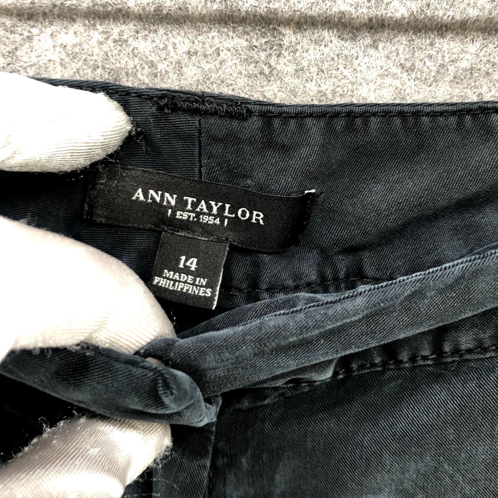 Banana Republic Ann Taylor Black Lyocell Pants Womens Size 14 Roll Cuff Cropped Relaxed Size 36" / US 14 / IT 50 - 5 Thumbnail
