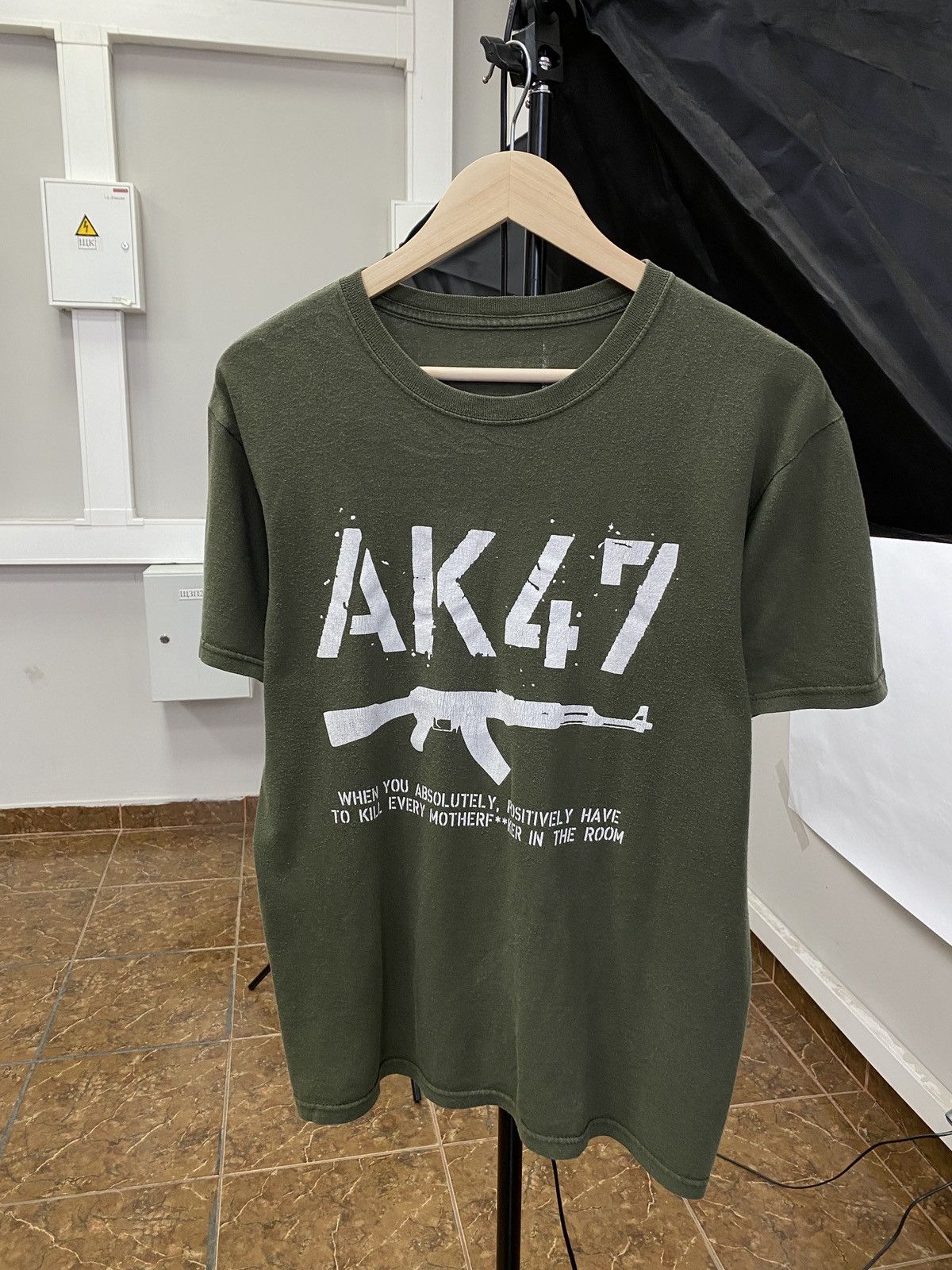 Fruit Of The Loom Vintage 90s AK-47 Weapons Terror Kalashnikov Y2K T-shirt Size US M / EU 48-50 / 2 - 1 Thumbnail