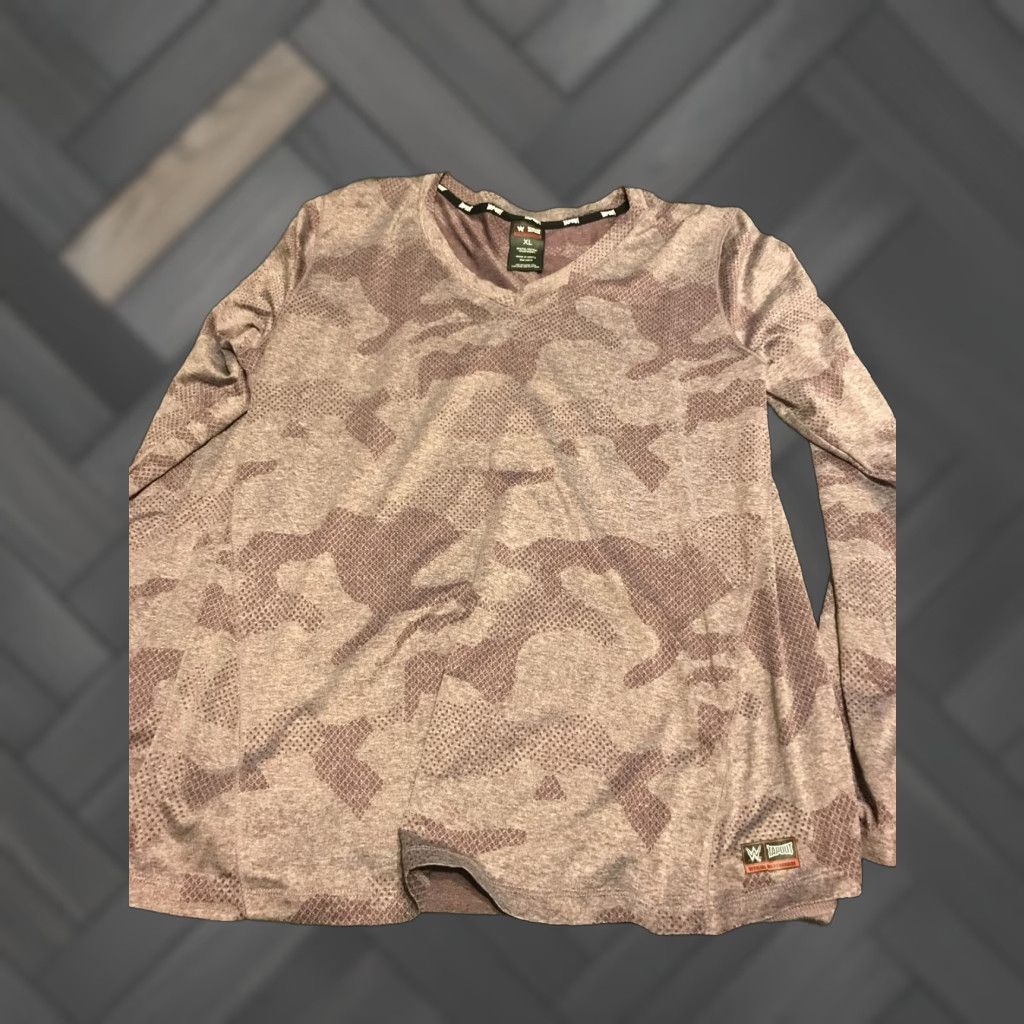 Tapout Tapout WWE V Neck Shirt Womens Purple Camo Xl Long Sleeve Athleisure Wrestling Size XL / US 12-14 / IT 48-50 - 1 Thumbnail