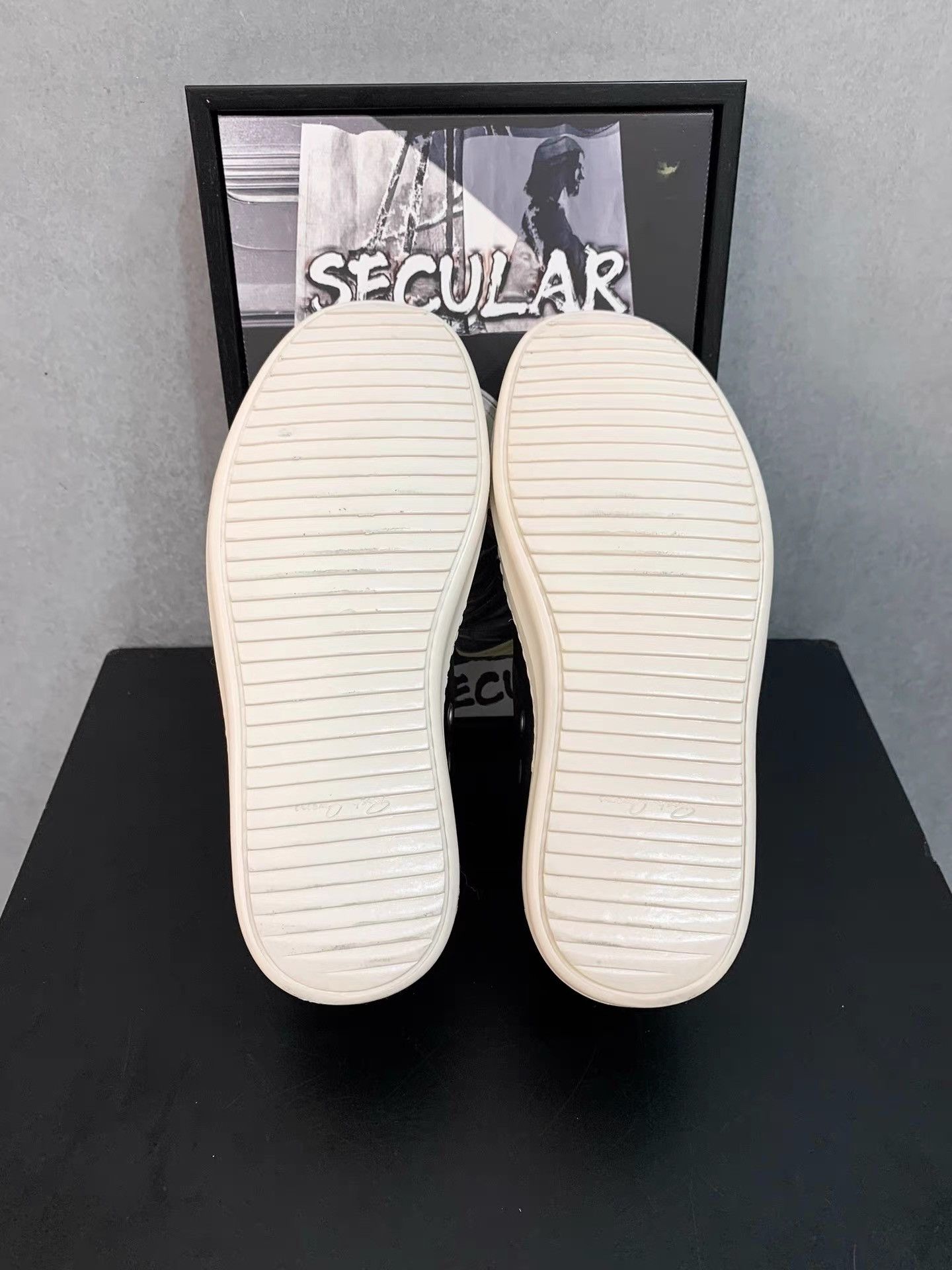 Rick Owens Rick Owens Mainline Black White Leather Low Top Sneakers K34 Size US 6 / IT 36 - 8 Thumbnail